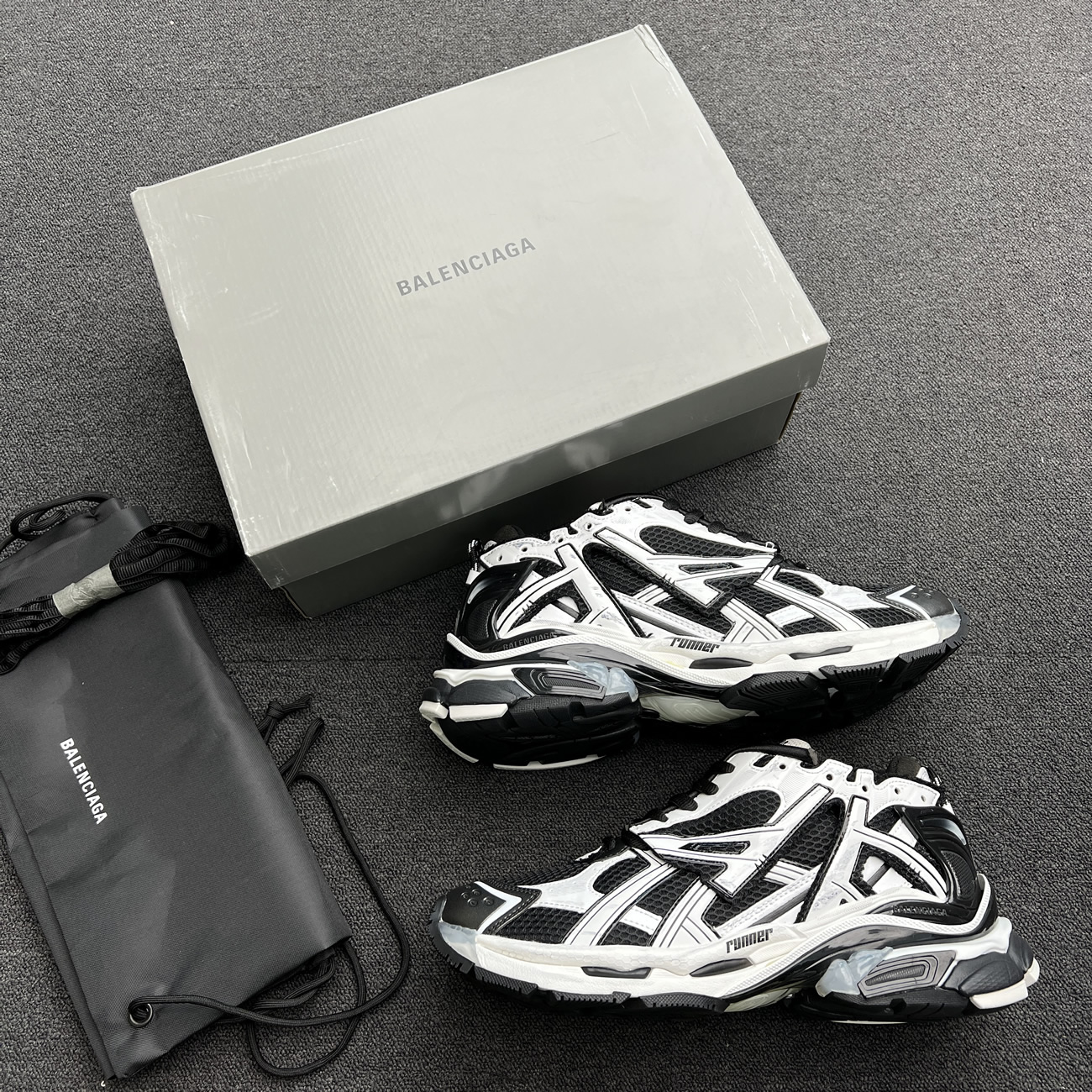 Balenciaga Runner White Black White 677403w3rb29010 (12) - www.kitistry.com Balenciaga Runner White Black White 677403w3rb29010 (12) - www.kitistry.com
