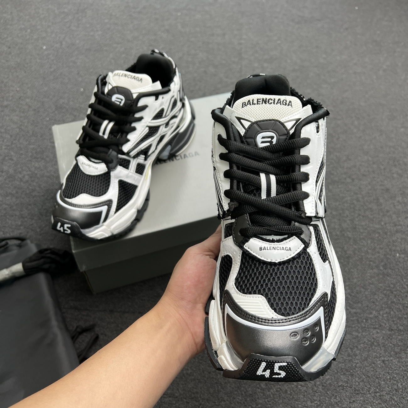 Balenciaga Runner White Black White 677403w3rb29010 (3) - www.kitistry.com Balenciaga Runner White Black White 677403w3rb29010 (3) - www.kitistry.com