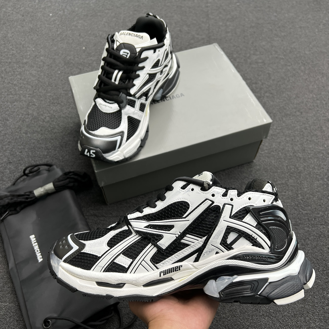 Balenciaga Runner White Black White 677403w3rb29010 (9) - www.kitistry.com Balenciaga Runner White Black White 677403w3rb29010 (9) - www.kitistry.com