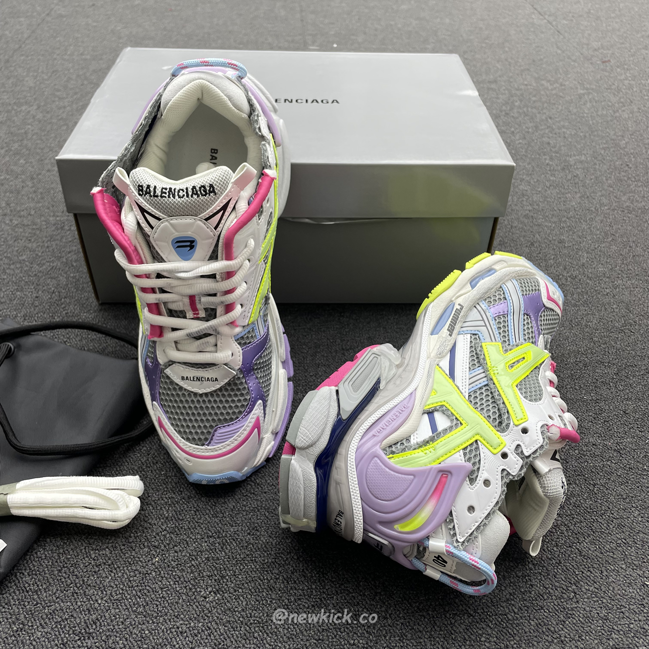 Balenciaga Runner Leather Free Grey Light Purple Neon Yellow White 677403w3rbp1745 (10) - www.kitistry.com Balenciaga Runner Leather Free Grey Light Purple Neon Yellow White 677403w3rbp1745 (10) - www.kitistry.com