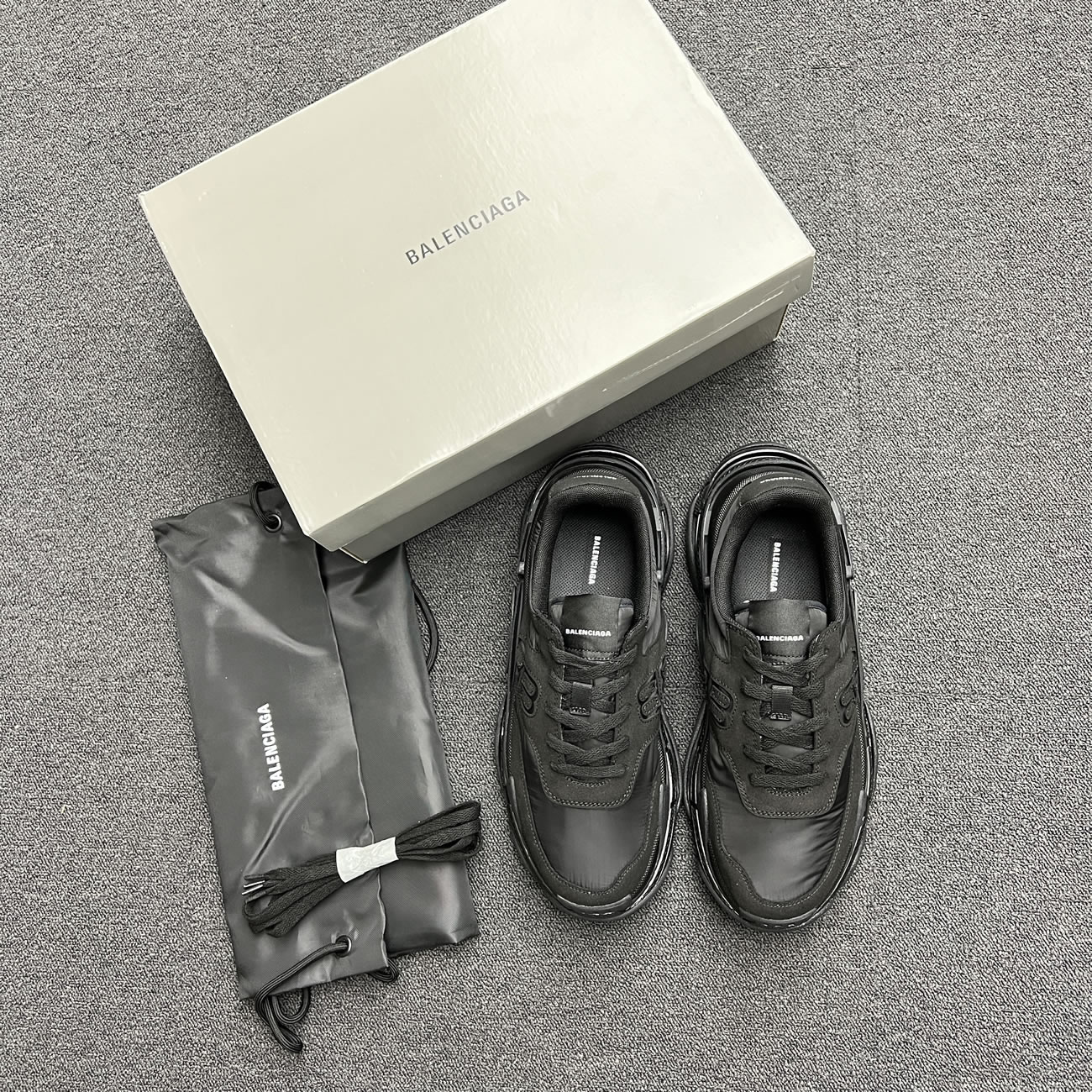 Balenciaga Triple S Nylon Black Bule 710157 W3cu1 1000 (14) - www.kitistry.com Balenciaga Triple S Nylon Black Bule 710157 W3cu1 1000 (14) - www.kitistry.com
