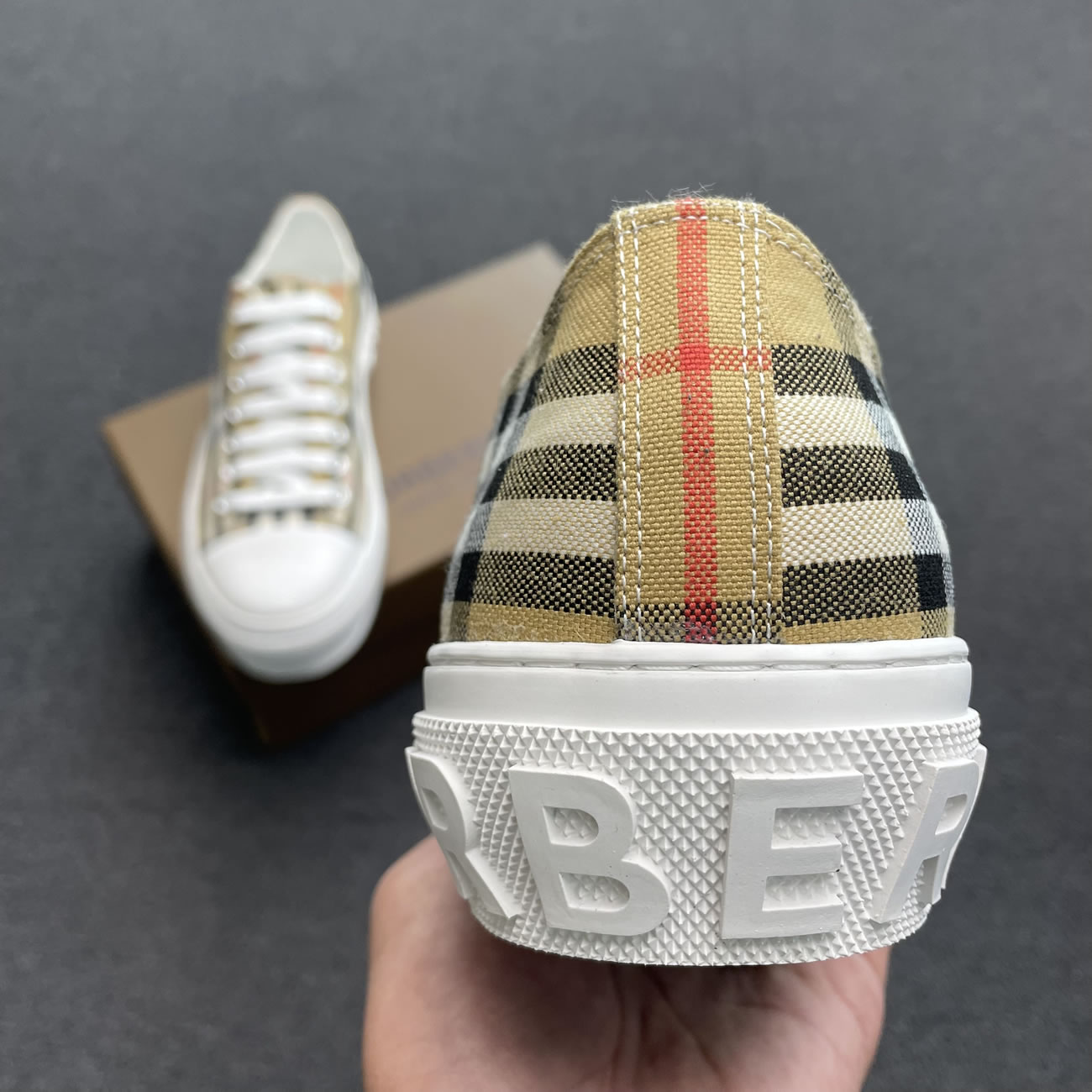 Burberry Vintage Check Cotton Sneakers Archive Beige White W 80505061 (5) - www.kitistry.com Burberry Vintage Check Cotton Sneakers Archive Beige White W 80505061 (5) - www.kitistry.com