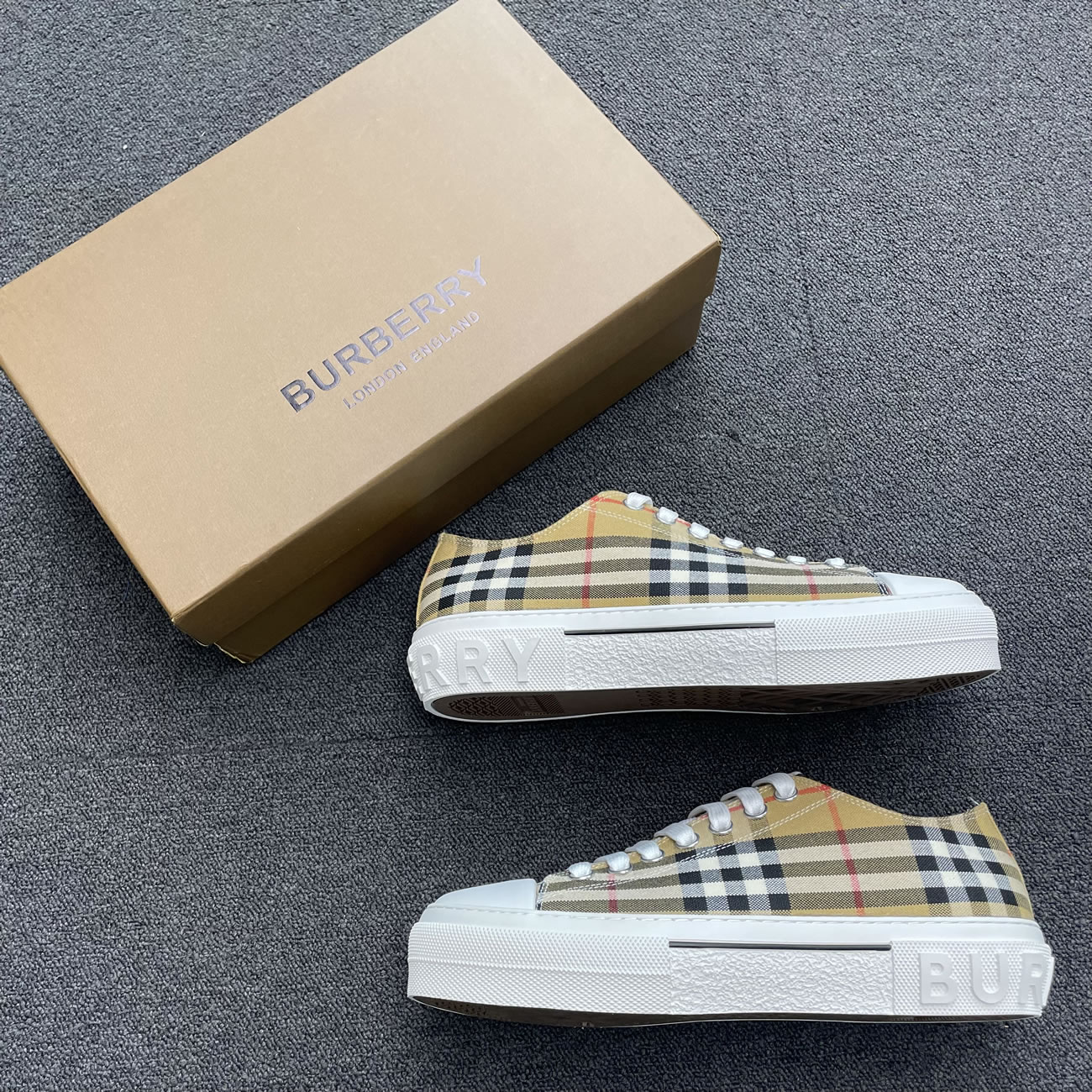 Burberry Vintage Check Cotton Sneakers Archive Beige White W 80505061 (7) - www.kitistry.com Burberry Vintage Check Cotton Sneakers Archive Beige White W 80505061 (7) - www.kitistry.com