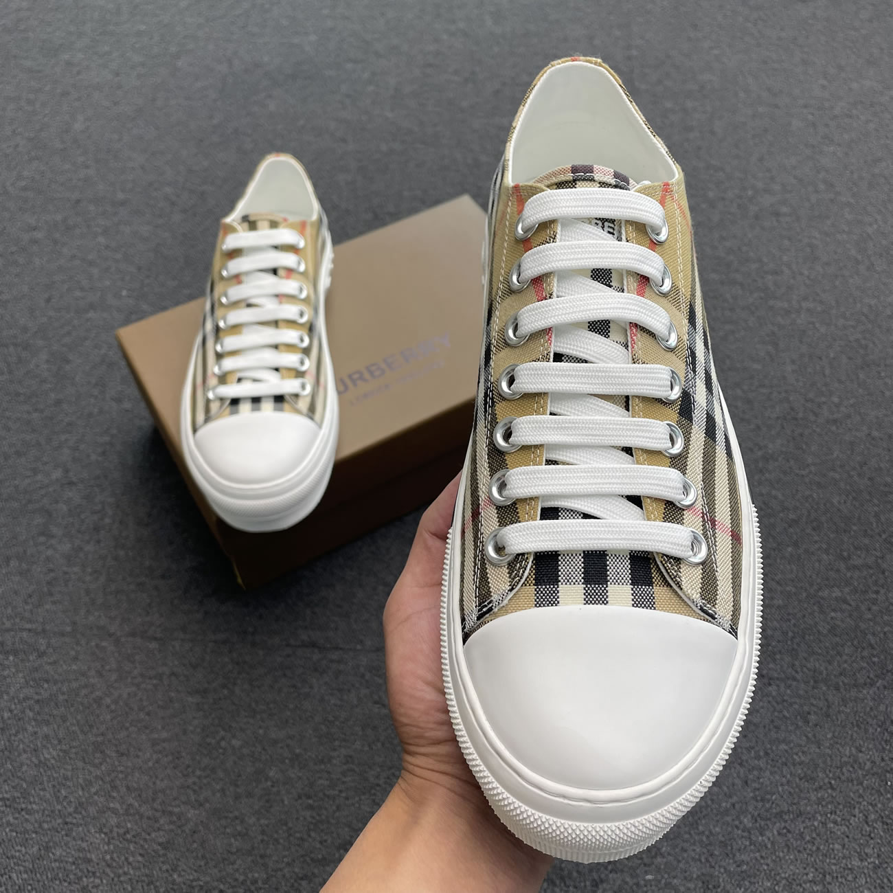 Burberry Vintage Check Cotton Sneakers Archive Beige White W 80505061 (8) - www.kitistry.com Burberry Vintage Check Cotton Sneakers Archive Beige White W 80505061 (8) - www.kitistry.com