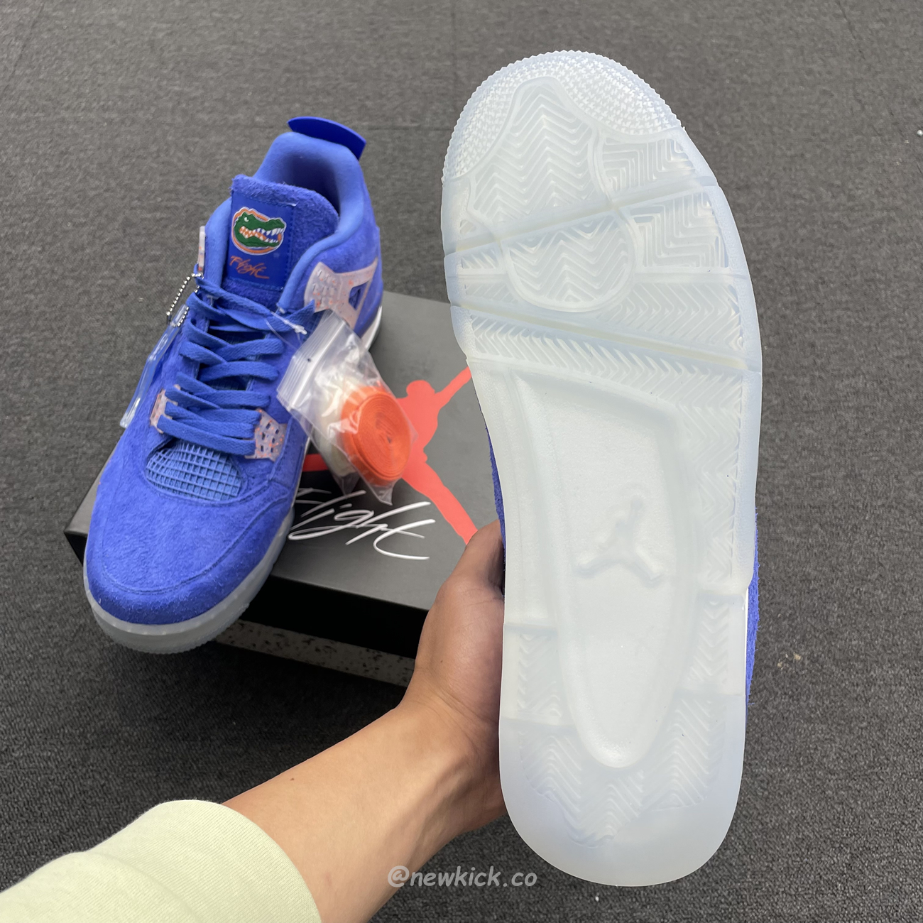Air Jordan 4 Retro Florida Gators 904283 (3) - www.kitistry.com