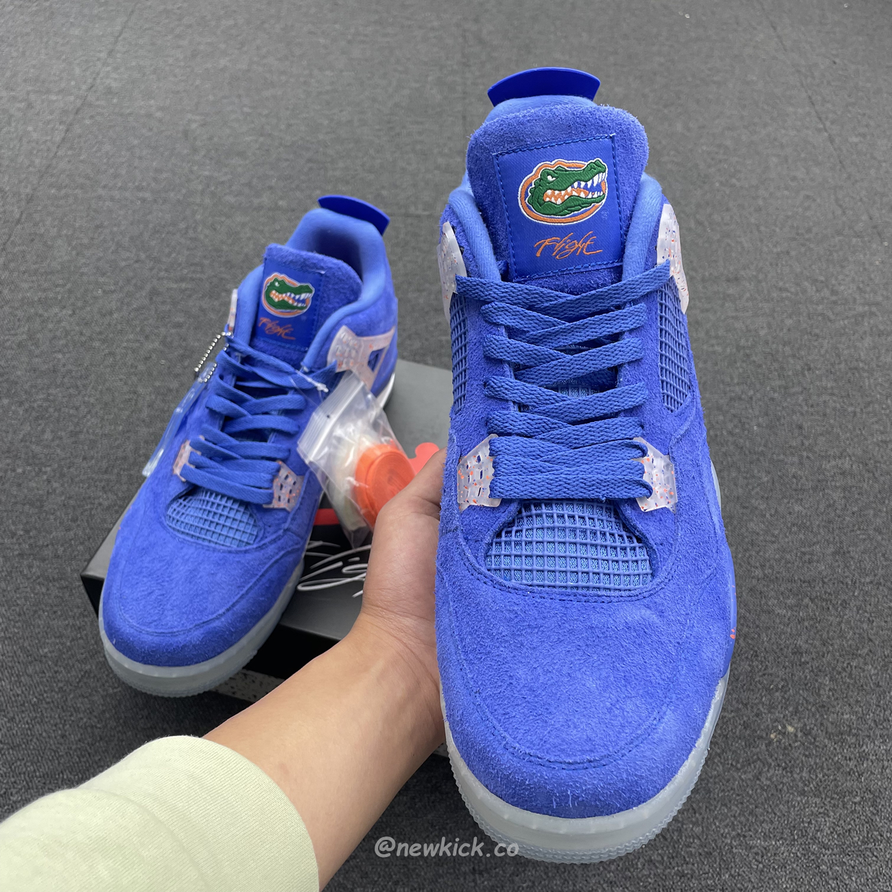 Air Jordan 4 Retro Florida Gators 904283 (4) - www.kitistry.com