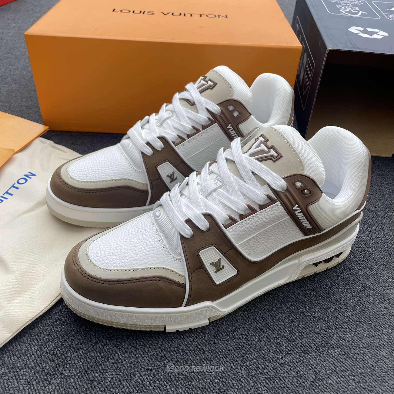 Louis Vuitton Lv Trainer White Brown Ag6u3amdbjn430 (3) - www.kitistry.com