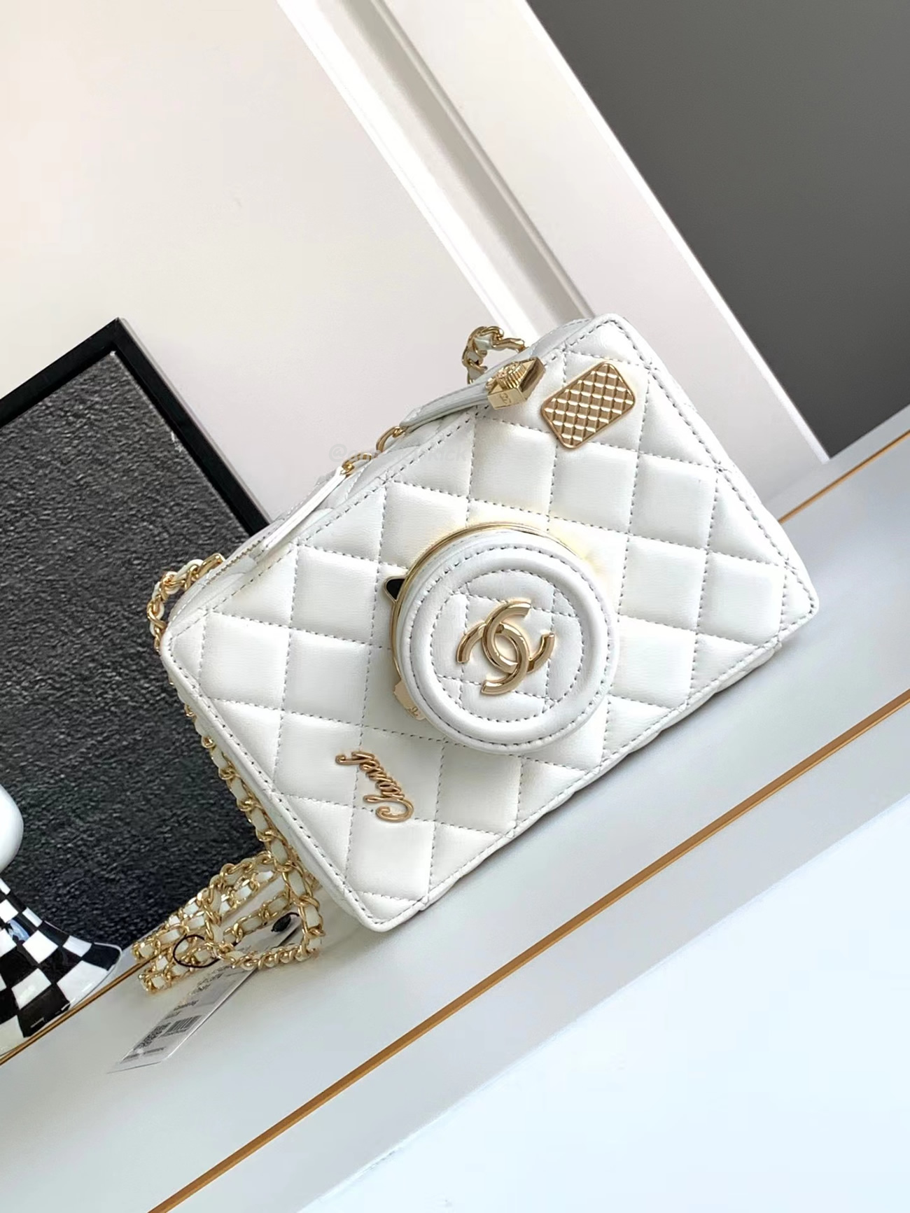 Chanel Camera Bag Lambskin White As4817 B16255 10601 (3) - www.kitistry.com Chanel Camera Bag Lambskin White As4817 B16255 10601 (3) - www.kitistry.com