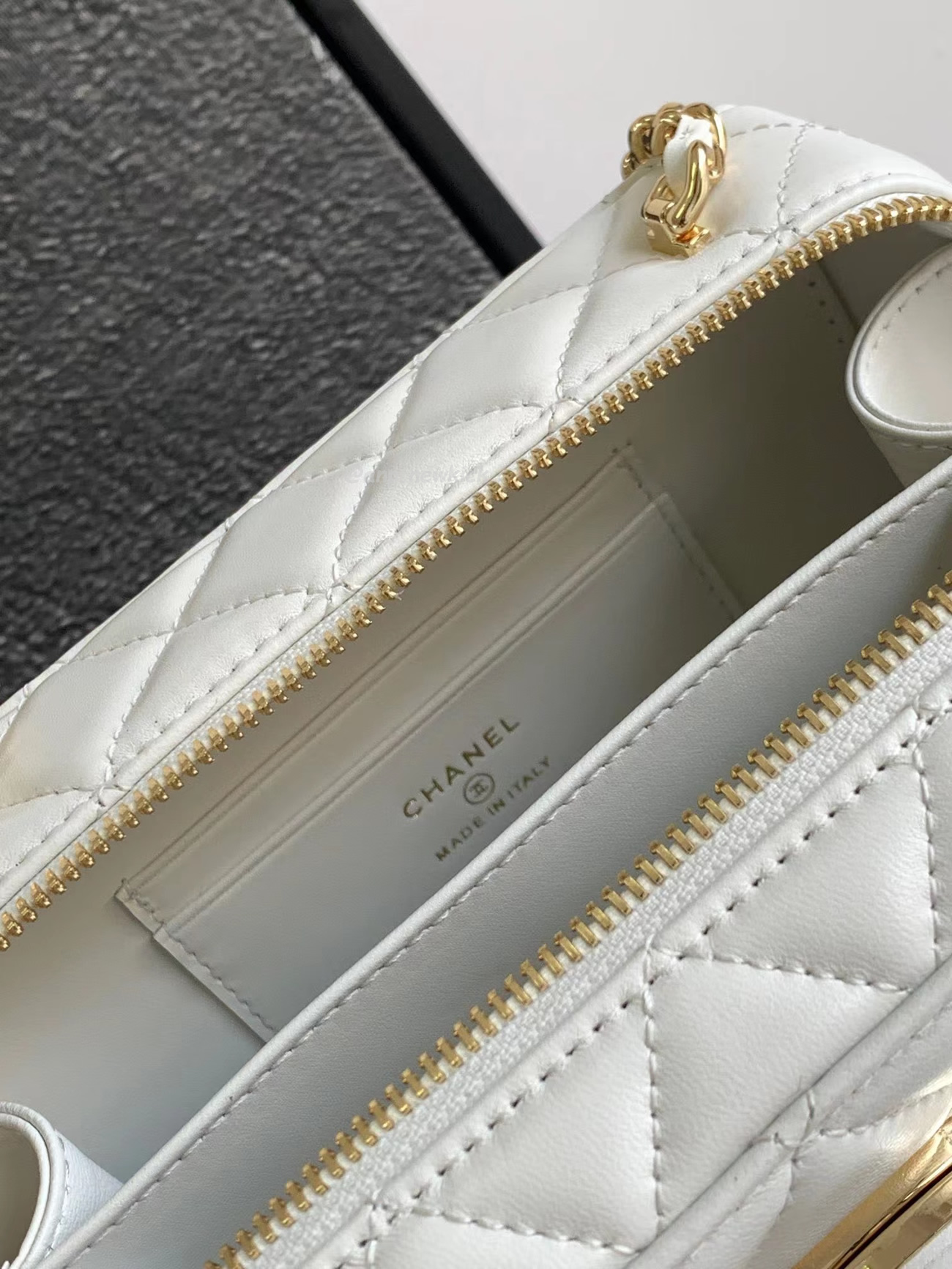 Chanel Camera Bag Lambskin White As4817 B16255 10601 (8) - www.kitistry.com Chanel Camera Bag Lambskin White As4817 B16255 10601 (8) - www.kitistry.com