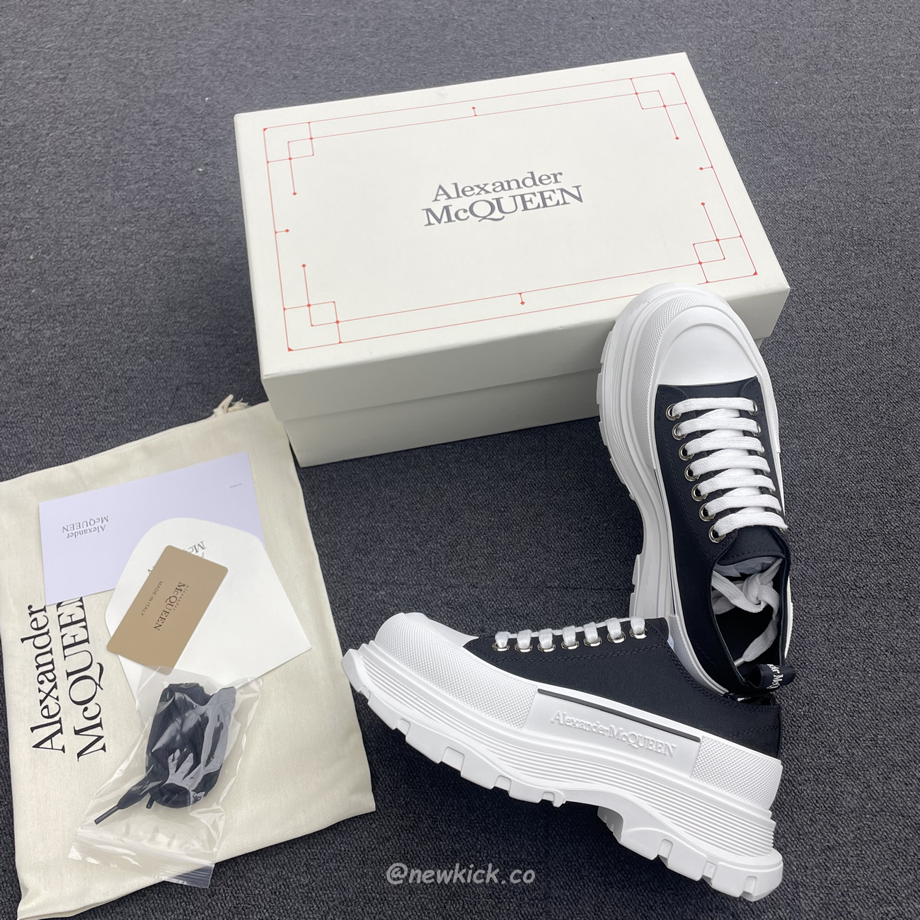 Alexander Mcqueen Tread Slick Low Lace Up Black White (11) - www.kitistry.com Alexander Mcqueen Tread Slick Low Lace Up Black White (11) - www.kitistry.com
