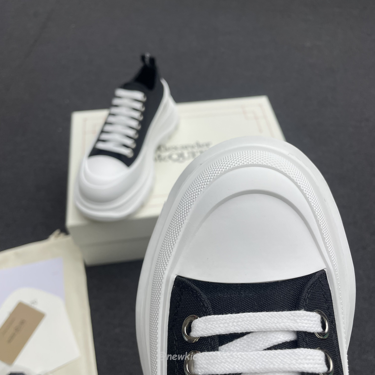 Alexander Mcqueen Tread Slick Low Lace Up Black White (14) - www.kitistry.com Alexander Mcqueen Tread Slick Low Lace Up Black White (14) - www.kitistry.com