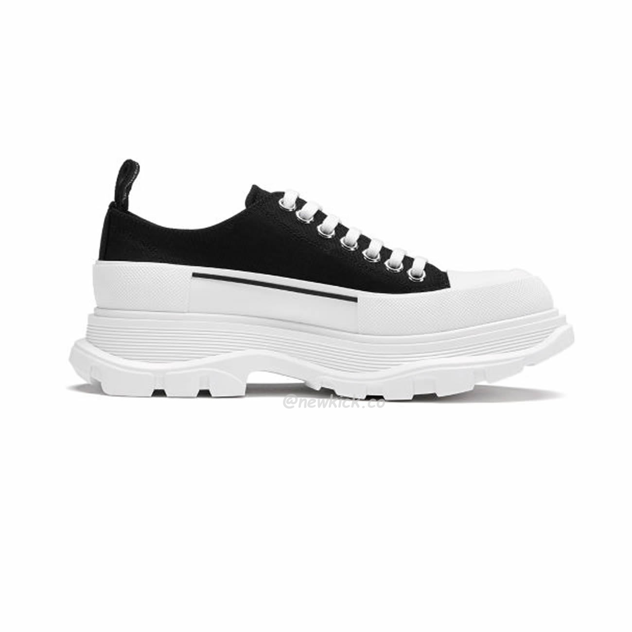 Alexander Mcqueen Tread Slick Low Lace Up Black White (3) - www.kitistry.com Alexander Mcqueen Tread Slick Low Lace Up Black White (3) - www.kitistry.com