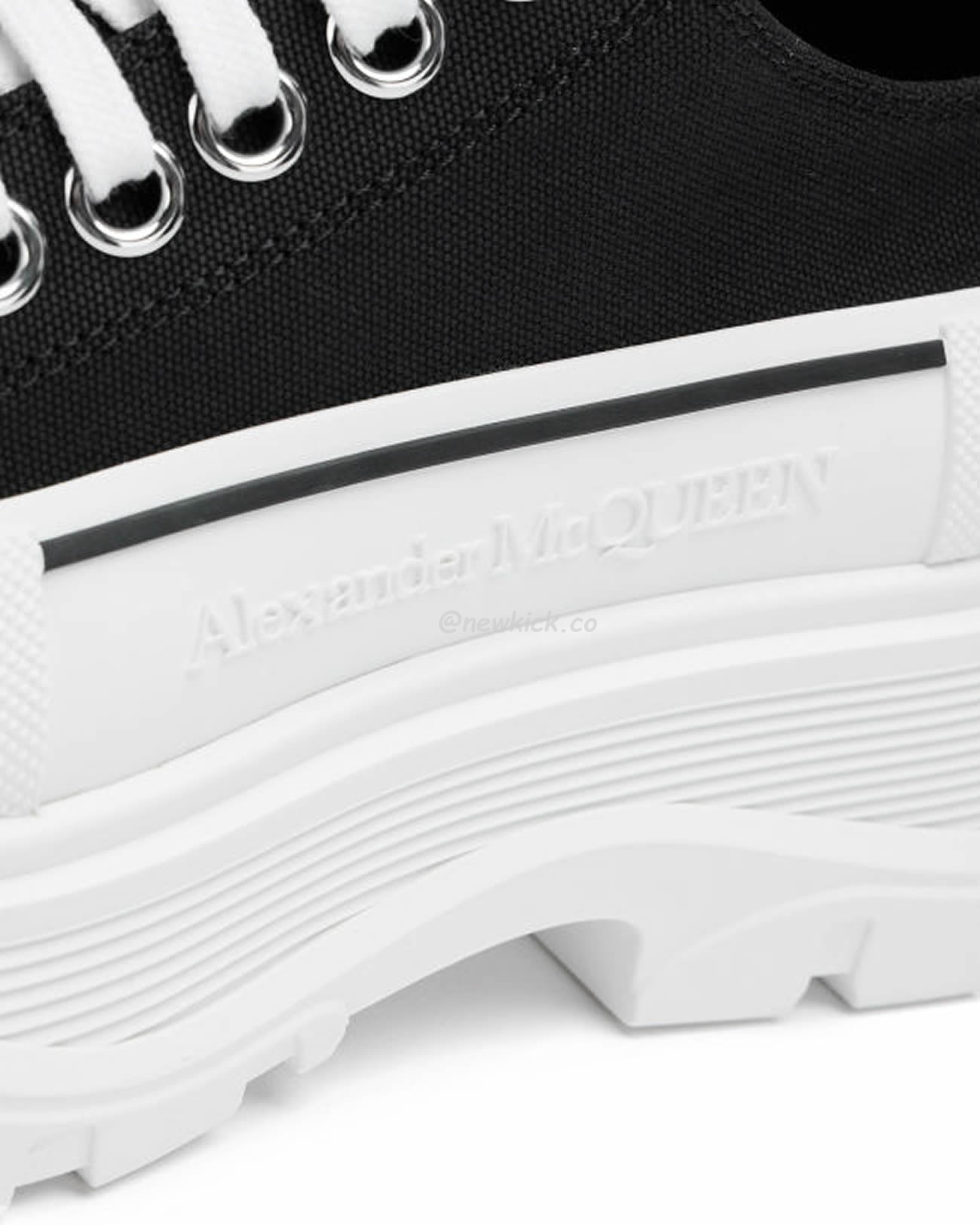 Alexander Mcqueen Tread Slick Low Lace Up Black White (7) - www.kitistry.com Alexander Mcqueen Tread Slick Low Lace Up Black White (7) - www.kitistry.com