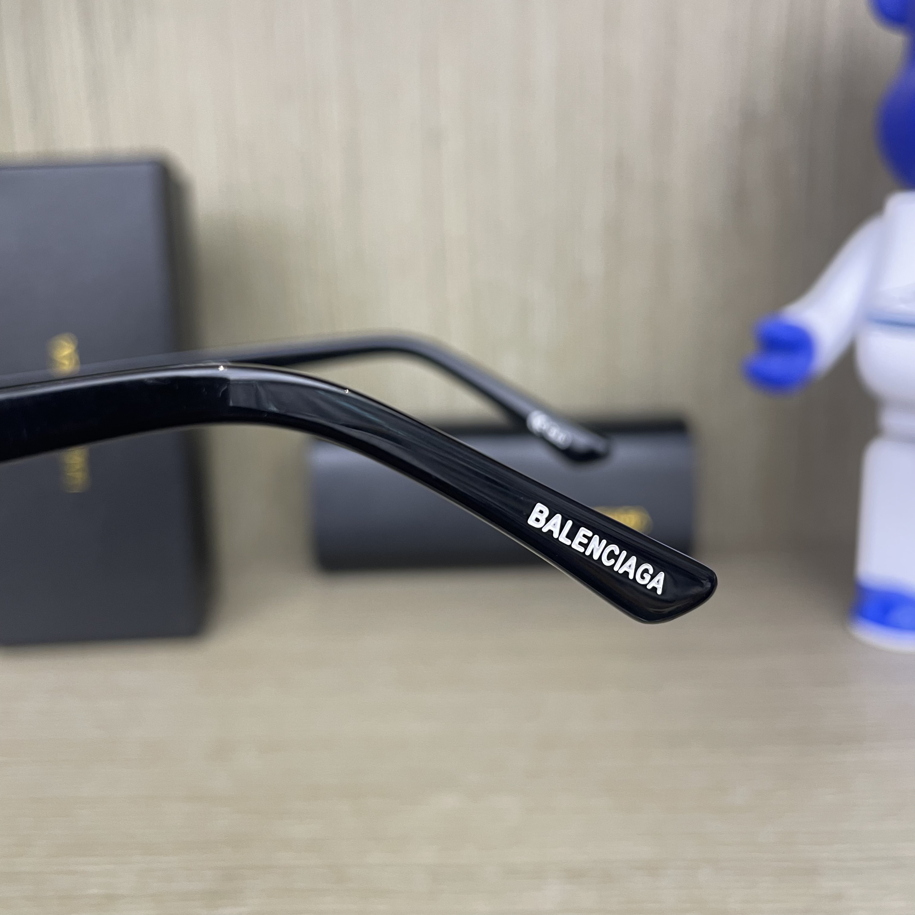 Balenciaga Unisex Sunglasses Bb0003s (3) - www.kitistry.com Balenciaga Unisex Sunglasses Bb0003s (3) - www.kitistry.com