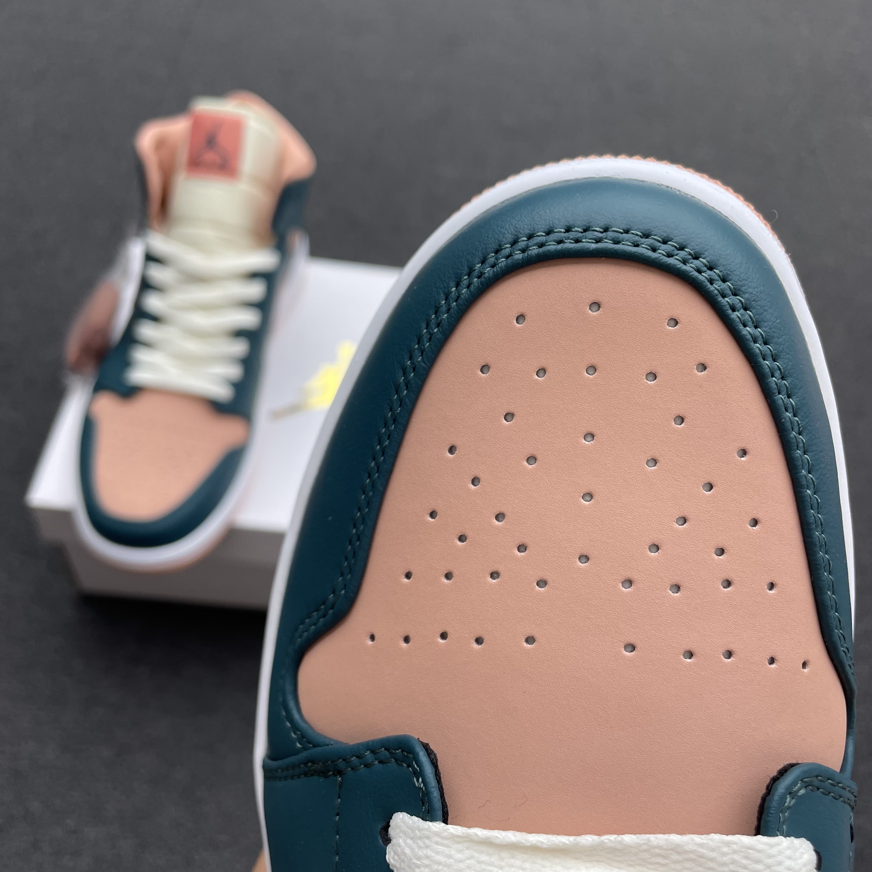 Air Jordan 1 Mid Dark Teal Green Bq6472 308 (5) - www.kitistry.com Air Jordan 1 Mid Dark Teal Green Bq6472 308 (5) - www.kitistry.com