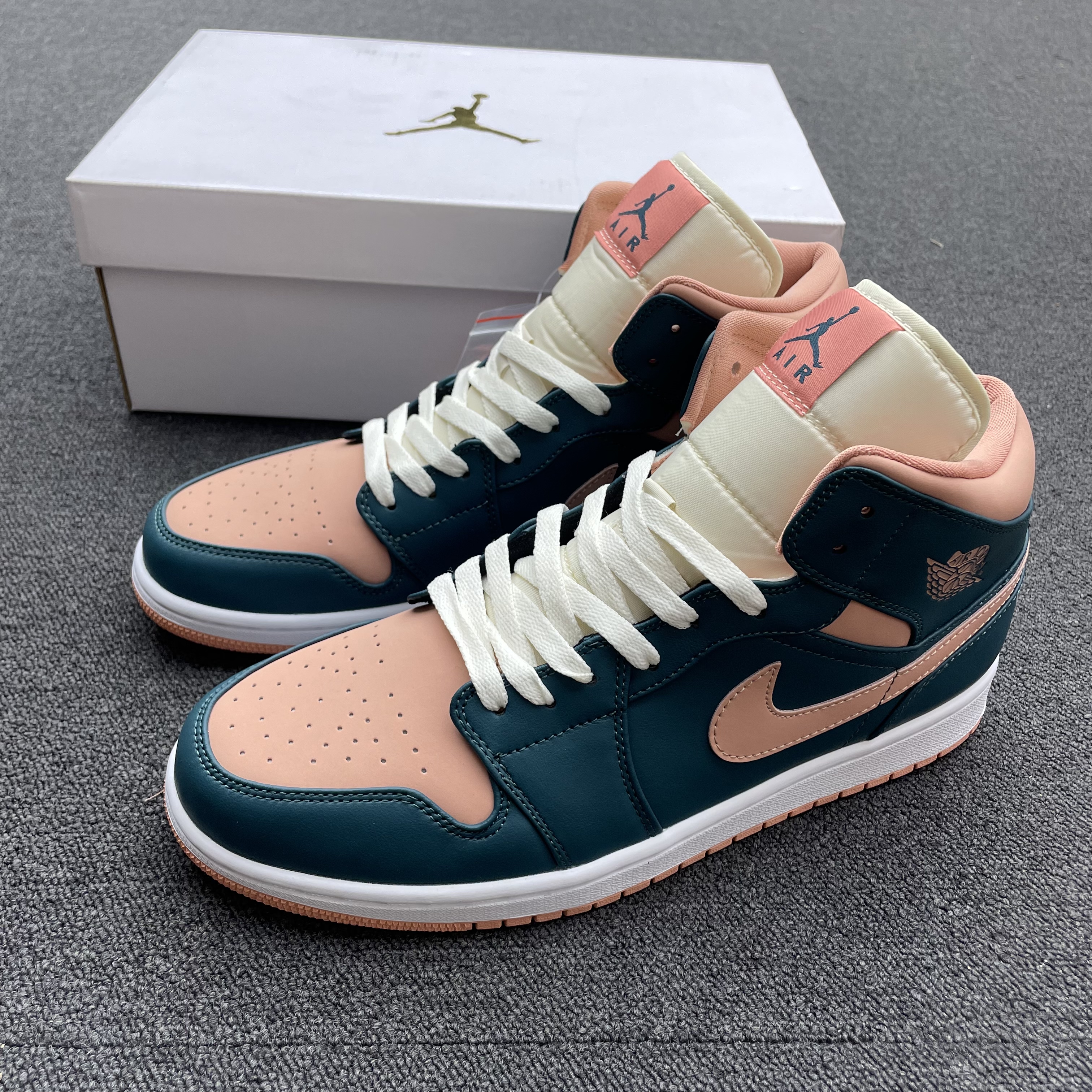 Air Jordan 1 Mid Dark Teal Green Bq6472 308 (9) - www.kitistry.com Air Jordan 1 Mid Dark Teal Green Bq6472 308 (9) - www.kitistry.com