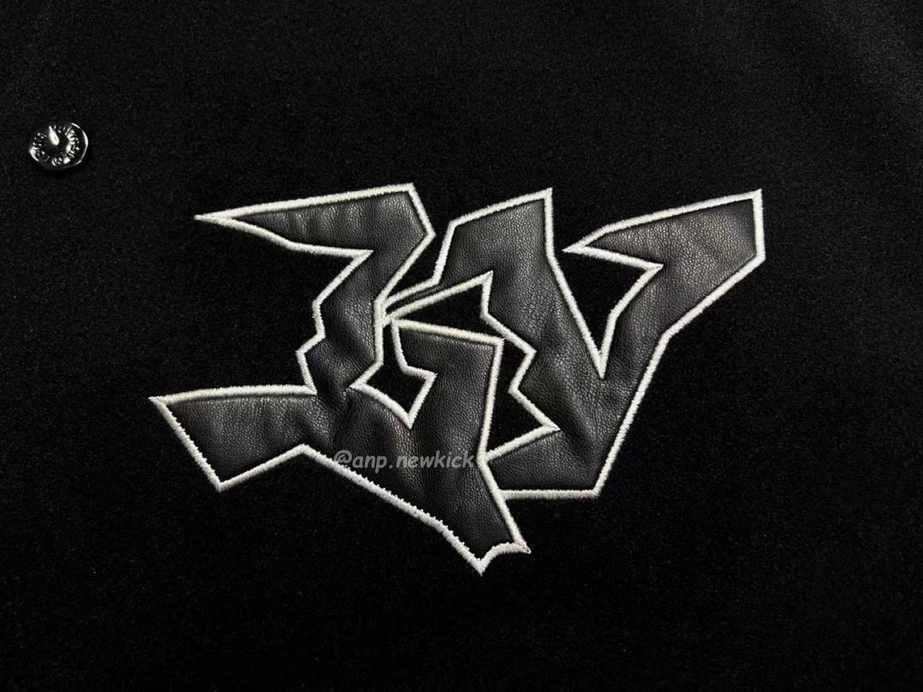Louis Vuitton Dark Clown Reversible Men Panel Leather Baseball Jersey (8) - www.kitistry.com Louis Vuitton Dark Clown Reversible Men Panel Leather Baseball Jersey (8) - www.kitistry.com