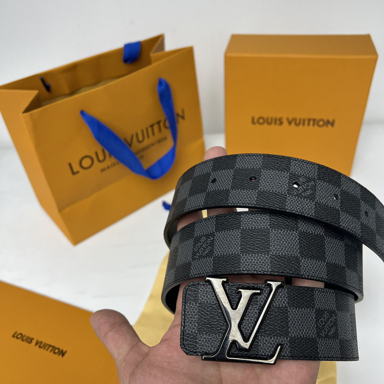 Lv Initiales 95cm 125cm Damier Black Belt (5) - www.kitistry.com Lv Initiales 95cm 125cm Damier Black Belt (5) - www.kitistry.com