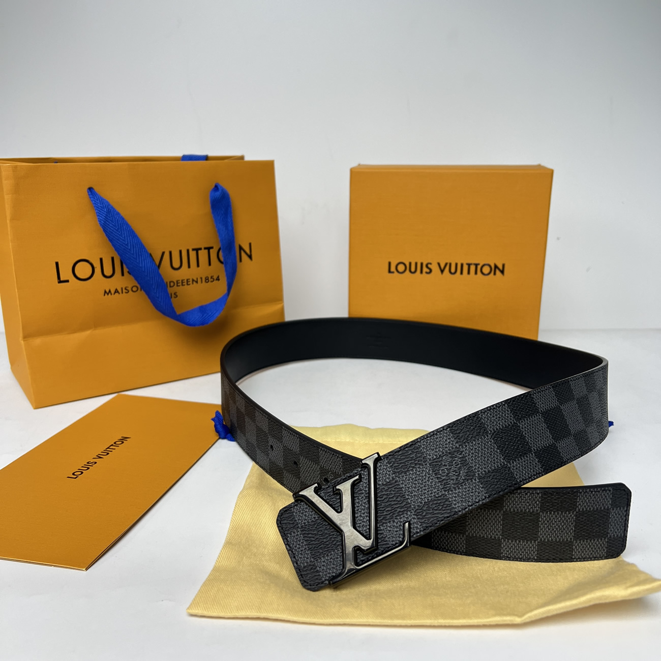 Lv Initiales 95cm 125cm Damier Black Belt (8) - www.kitistry.com Lv Initiales 95cm 125cm Damier Black Belt (8) - www.kitistry.com