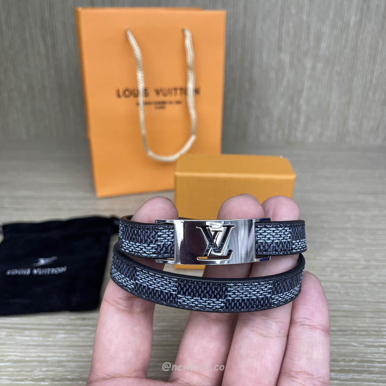 Louis Vuitton Leather Bracelet (2) - www.kitistry.com Louis Vuitton Leather Bracelet (2) - www.kitistry.com