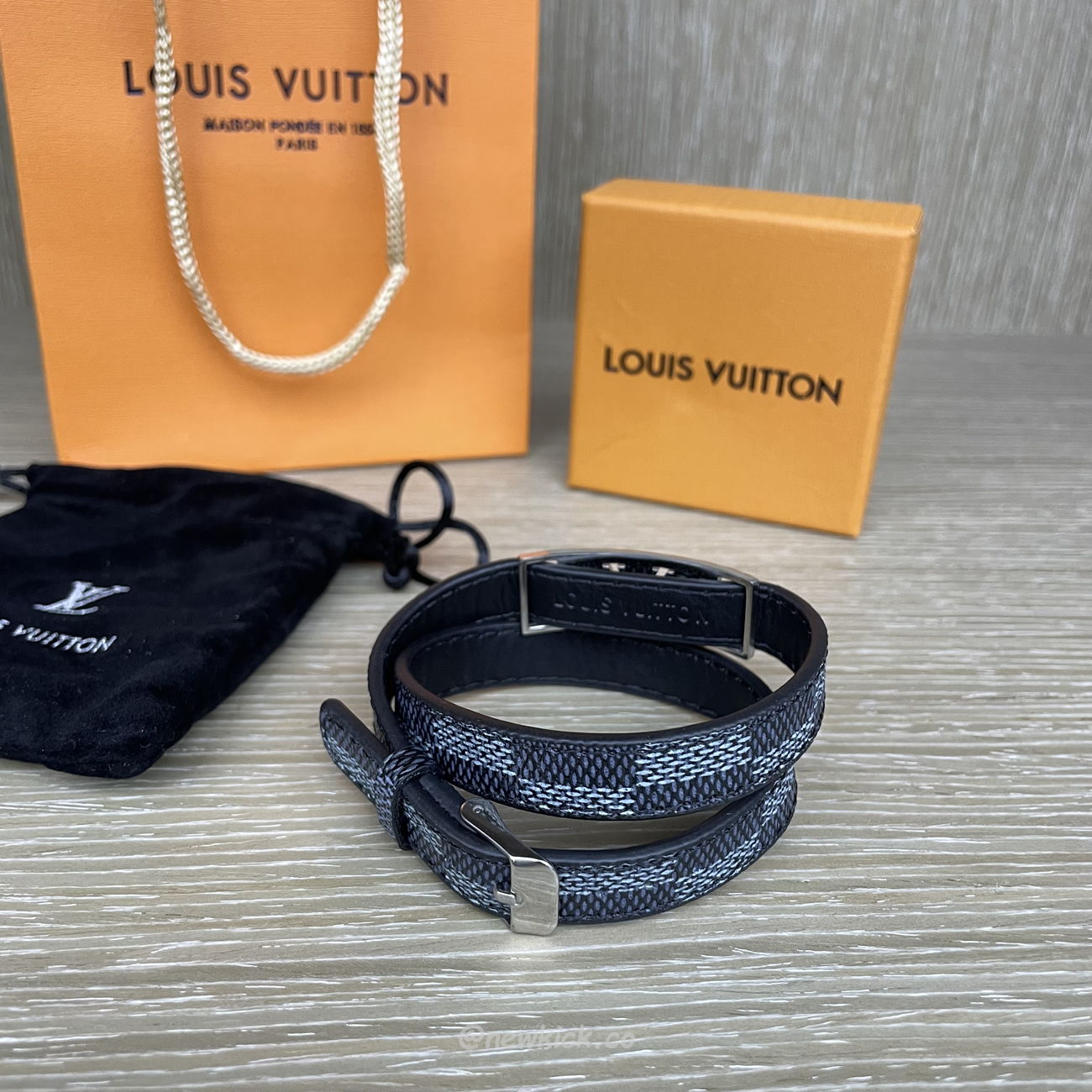 Louis Vuitton Leather Bracelet (3) - www.kitistry.com Louis Vuitton Leather Bracelet (3) - www.kitistry.com