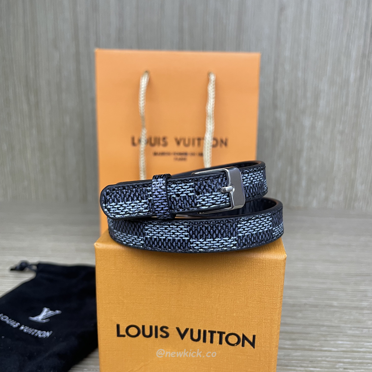 Louis Vuitton Leather Bracelet (7) - www.kitistry.com Louis Vuitton Leather Bracelet (7) - www.kitistry.com