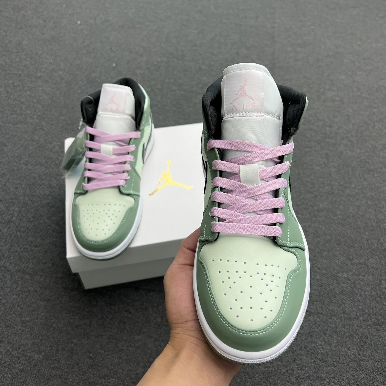 Air Jordan 1 Mid Dutch Green W Cz0774 300 (6) - www.kitistry.com