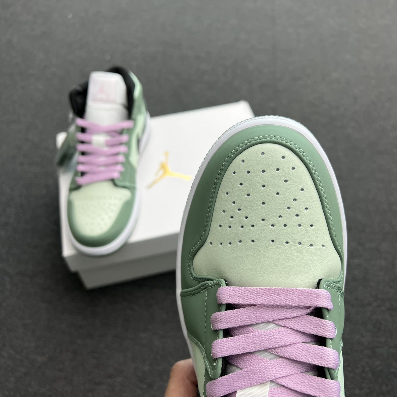 Air Jordan 1 Mid Dutch Green W Cz0774 300 (8) - www.kitistry.com