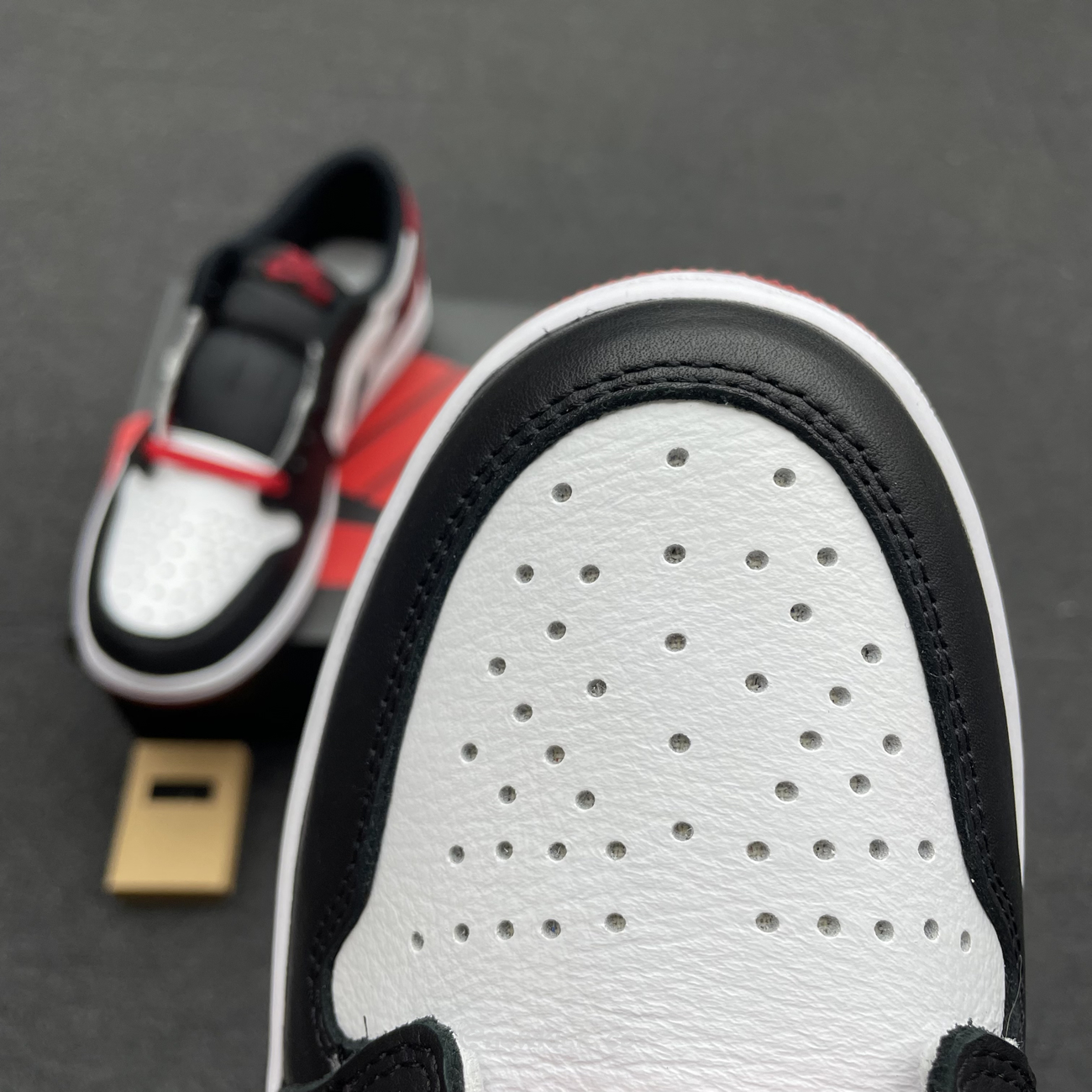 Air Jordan 1 Retro Low Og Black Toe Cz0790 106 (24) - www.kitistry.com