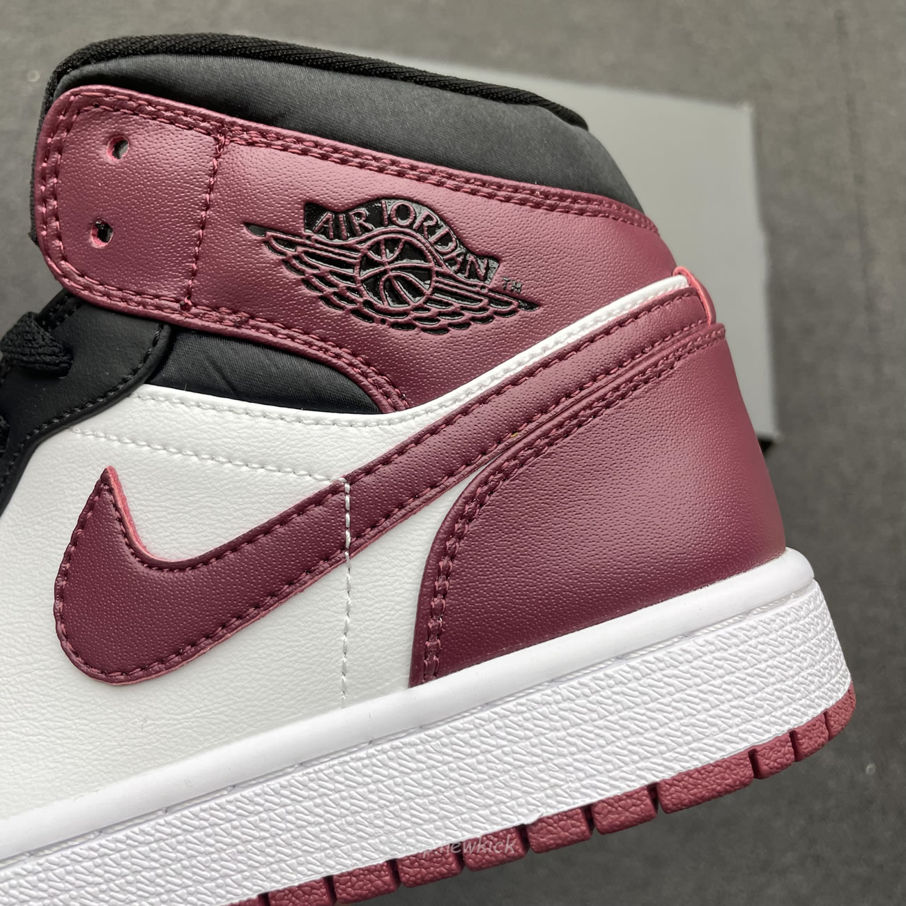 Air Jordan 1 Mid Se Black Dark Beetroot Womens Cz4385 016 (4) - www.kitistry.com Air Jordan 1 Mid Se Black Dark Beetroot Womens Cz4385 016 (4) - www.kitistry.com