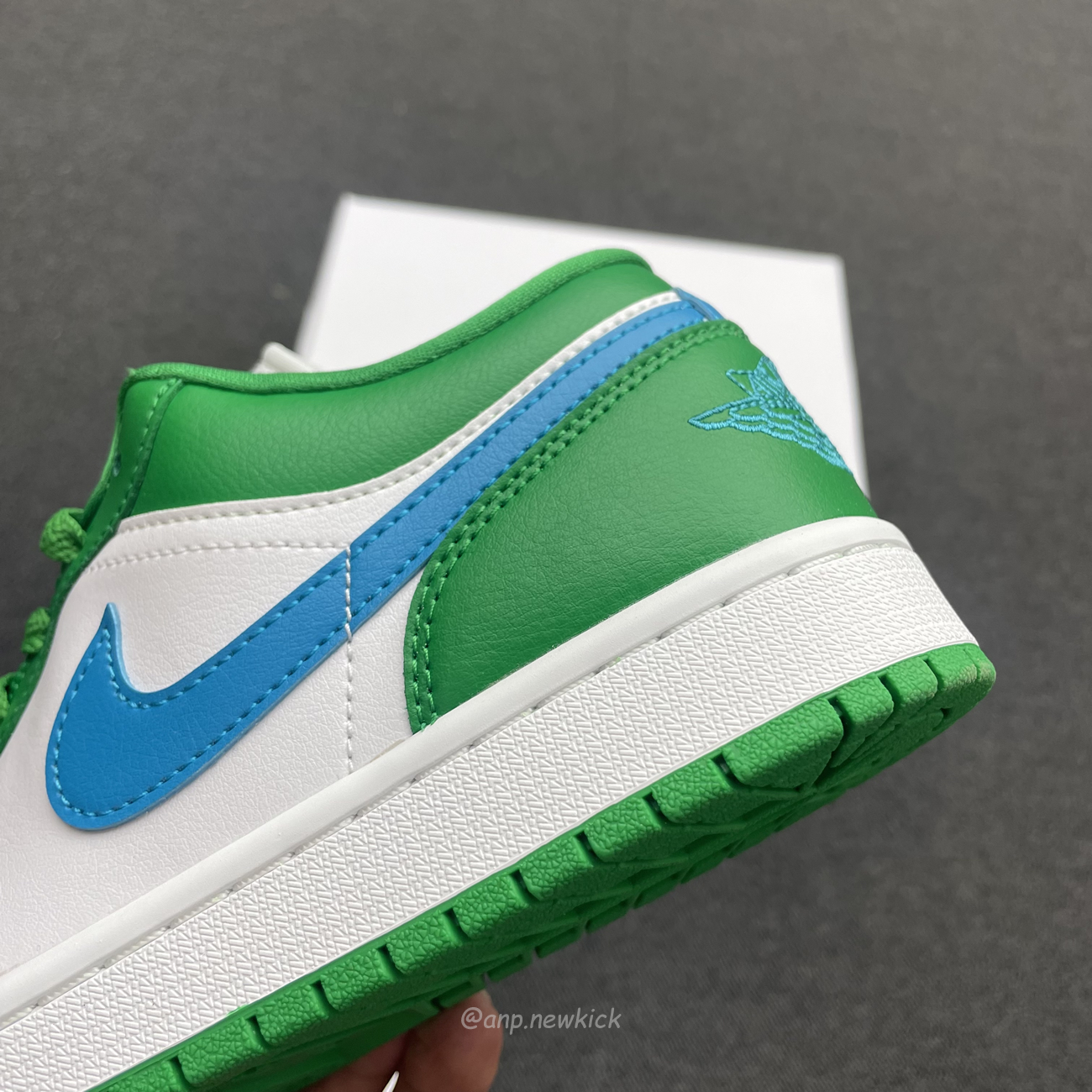 Air Jordan 1 Low Lucky Green Aquatone Dc0774 304 (8) - www.kitistry.com Air Jordan 1 Low Lucky Green Aquatone Dc0774 304 (8) - www.kitistry.com