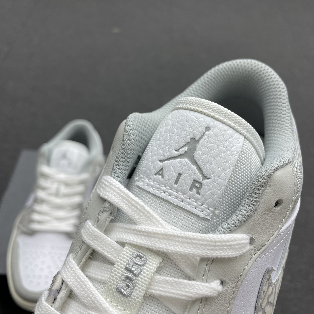 Air Jordan 1 Low Prm Smoke Grey Elephant Dh4269 100 (7) - www.kitistry.com Air Jordan 1 Low Prm Smoke Grey Elephant Dh4269 100 (7) - www.kitistry.com