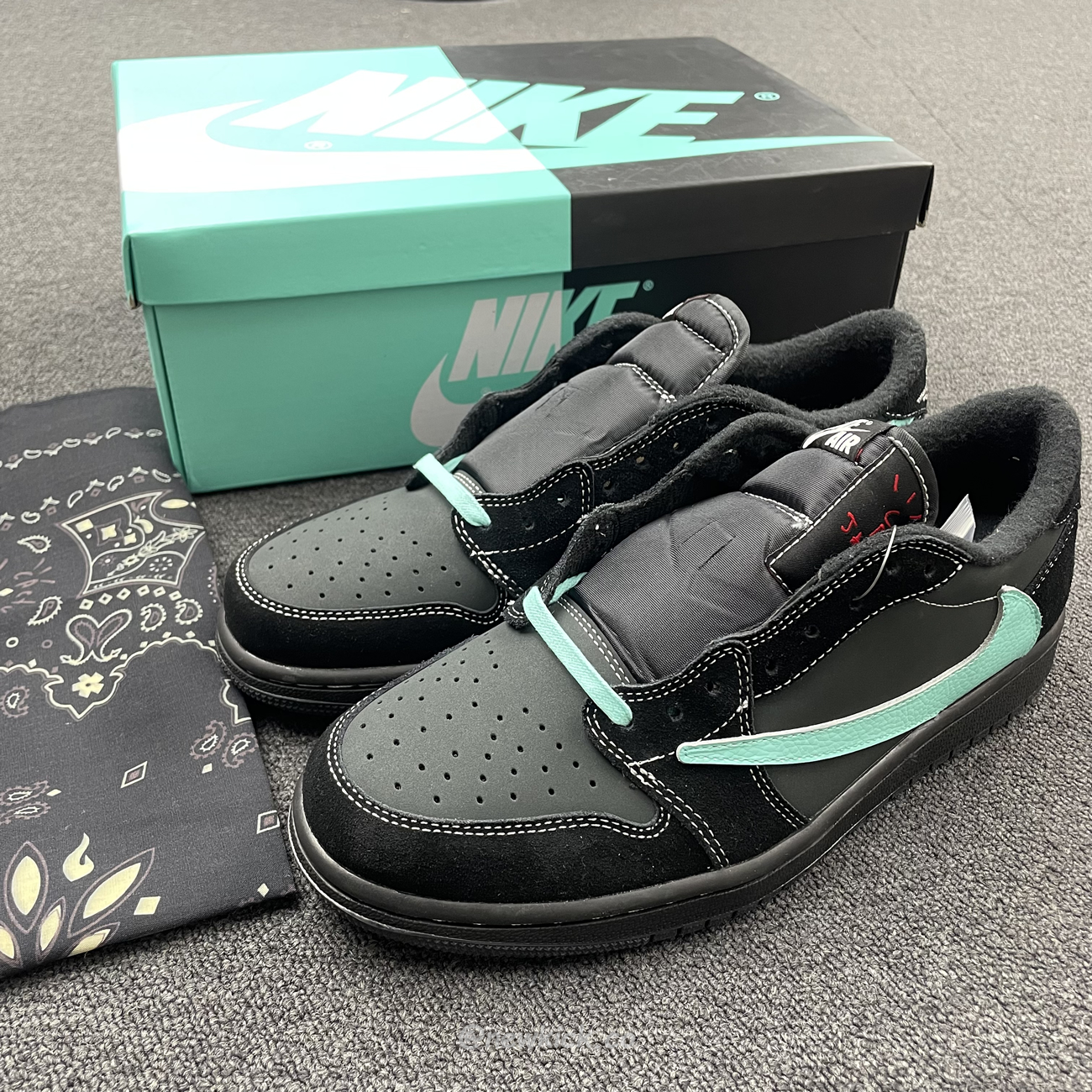 Air Jordan 1 Low Dazzles With Tiffany Cus Travis Dm7866 311 (9) - www.kitistry.com