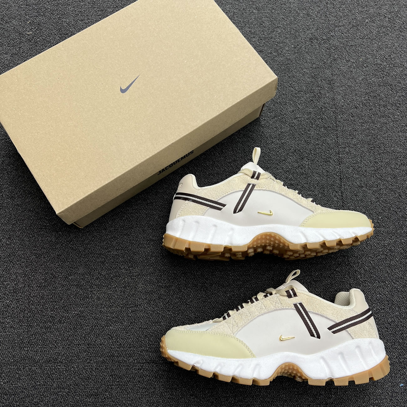 Nike Air Humara Lx Jacquemus Light Bone Gold W Dr0420 001 (8) - www.kitistry.com