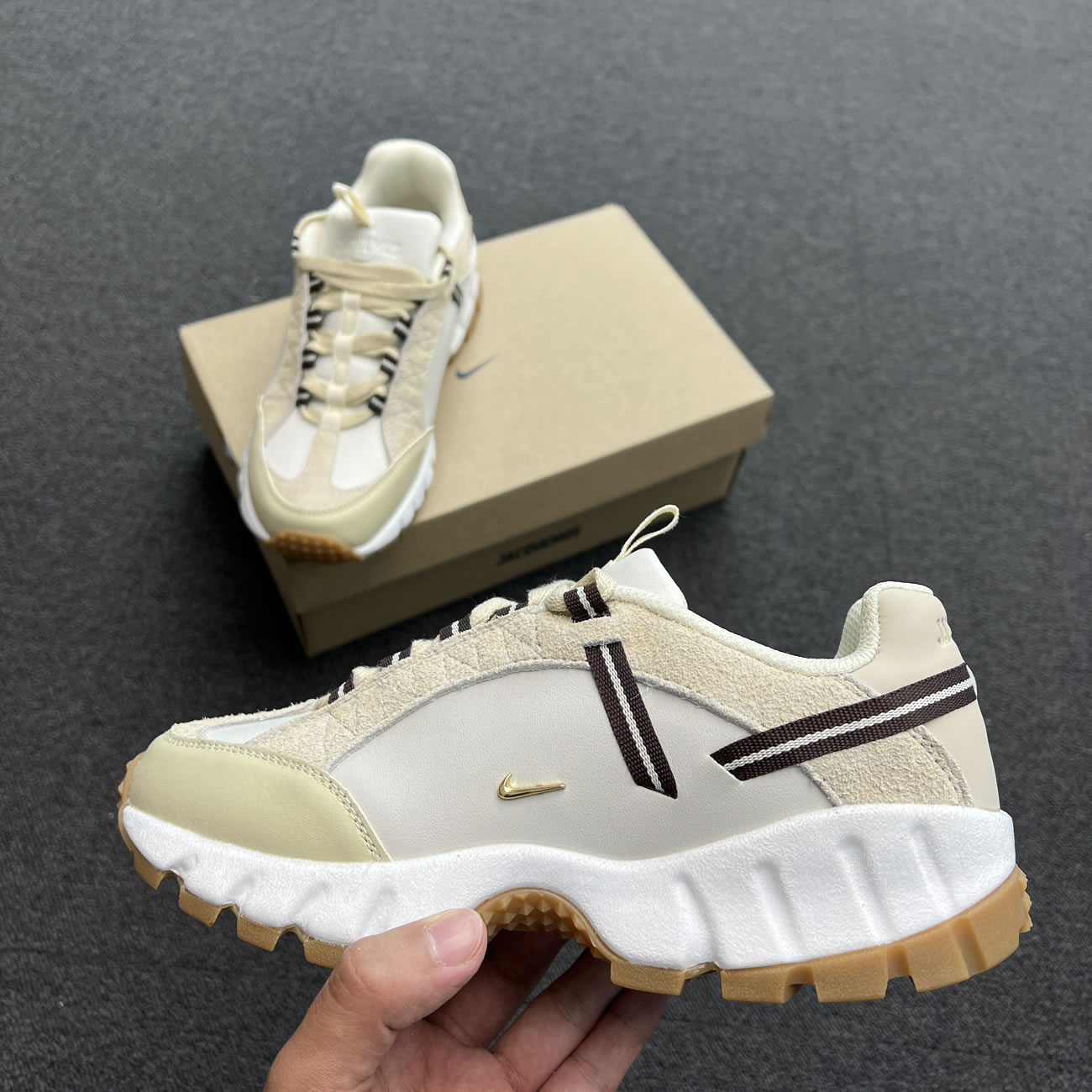 Nike Air Humara Lx Jacquemus Light Bone Gold W Dr0420 001 (9) - www.kitistry.com