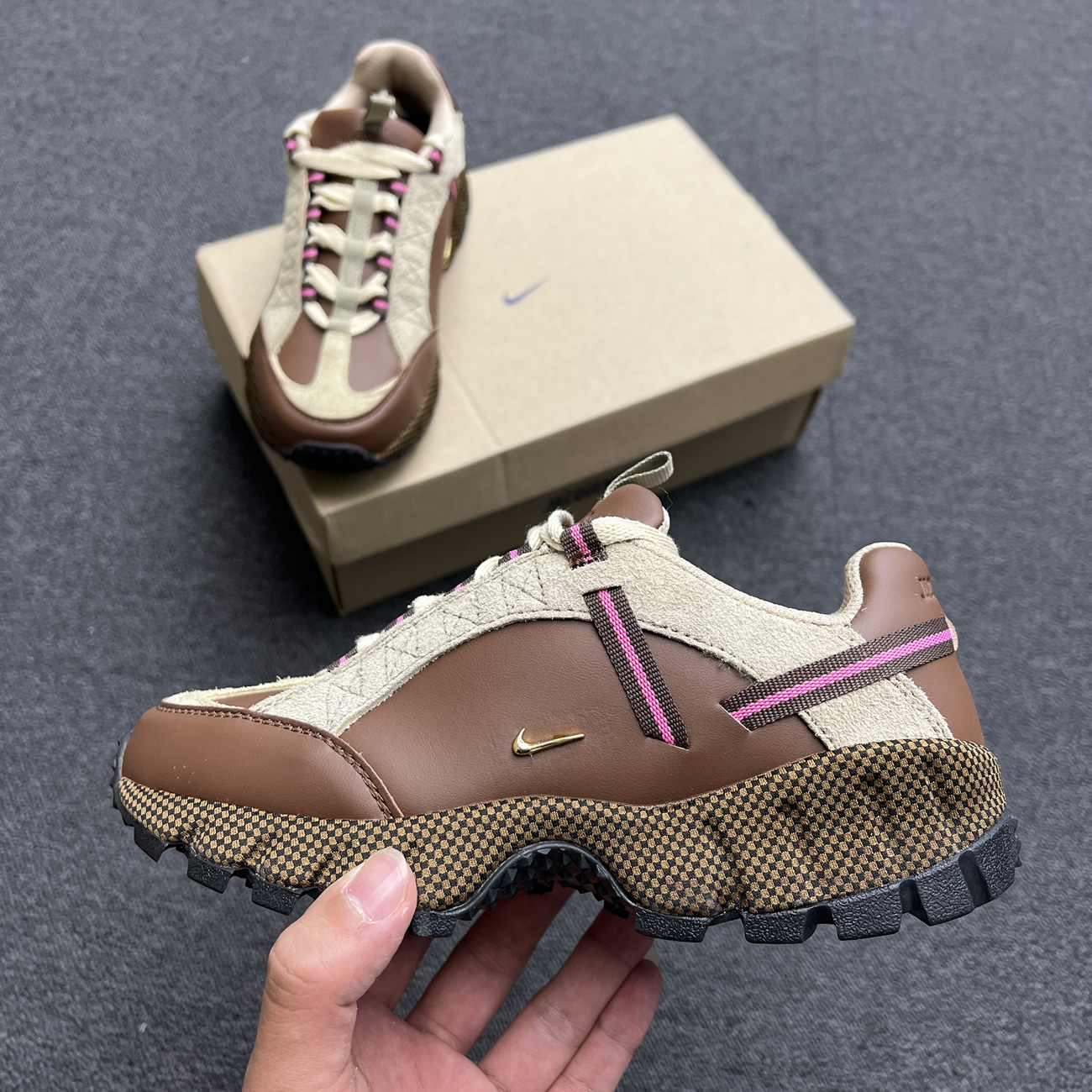 Nike Air Humara Lx Jacquemus Ale Brown Gold W Dr0420 200 (8) - www.kitistry.com