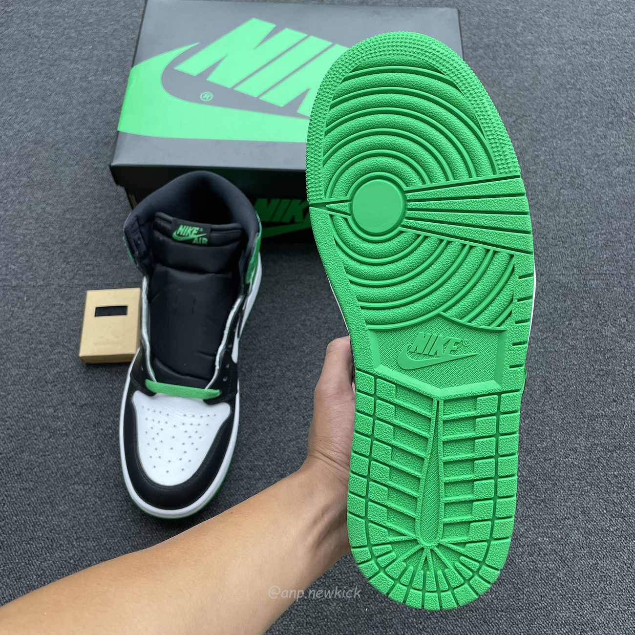 Air Jordan 1 Retro High Og Lucky Green Dz5485 031 (15) - www.kitistry.com