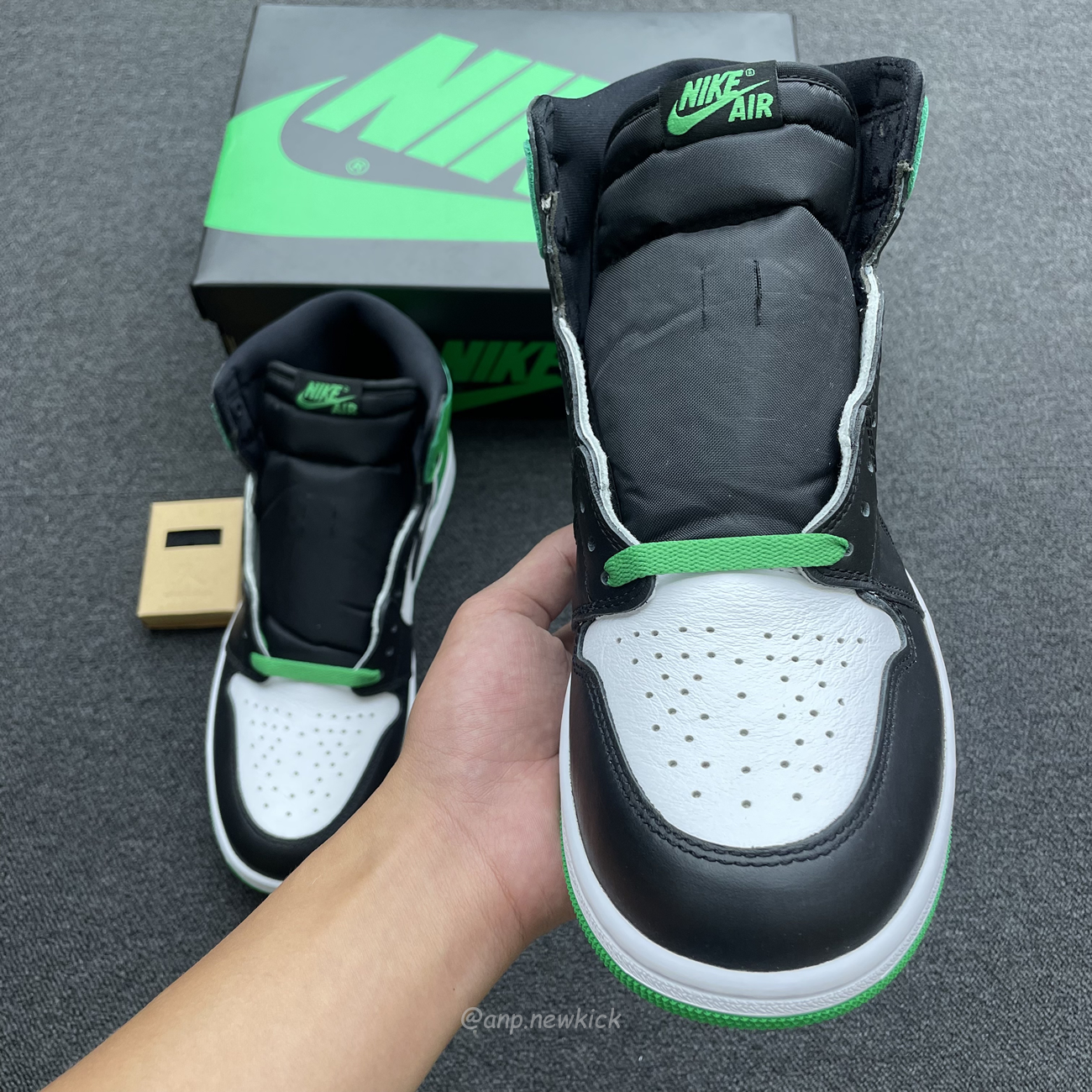 Air Jordan 1 Retro High Og Lucky Green Dz5485 031 (16) - www.kitistry.com