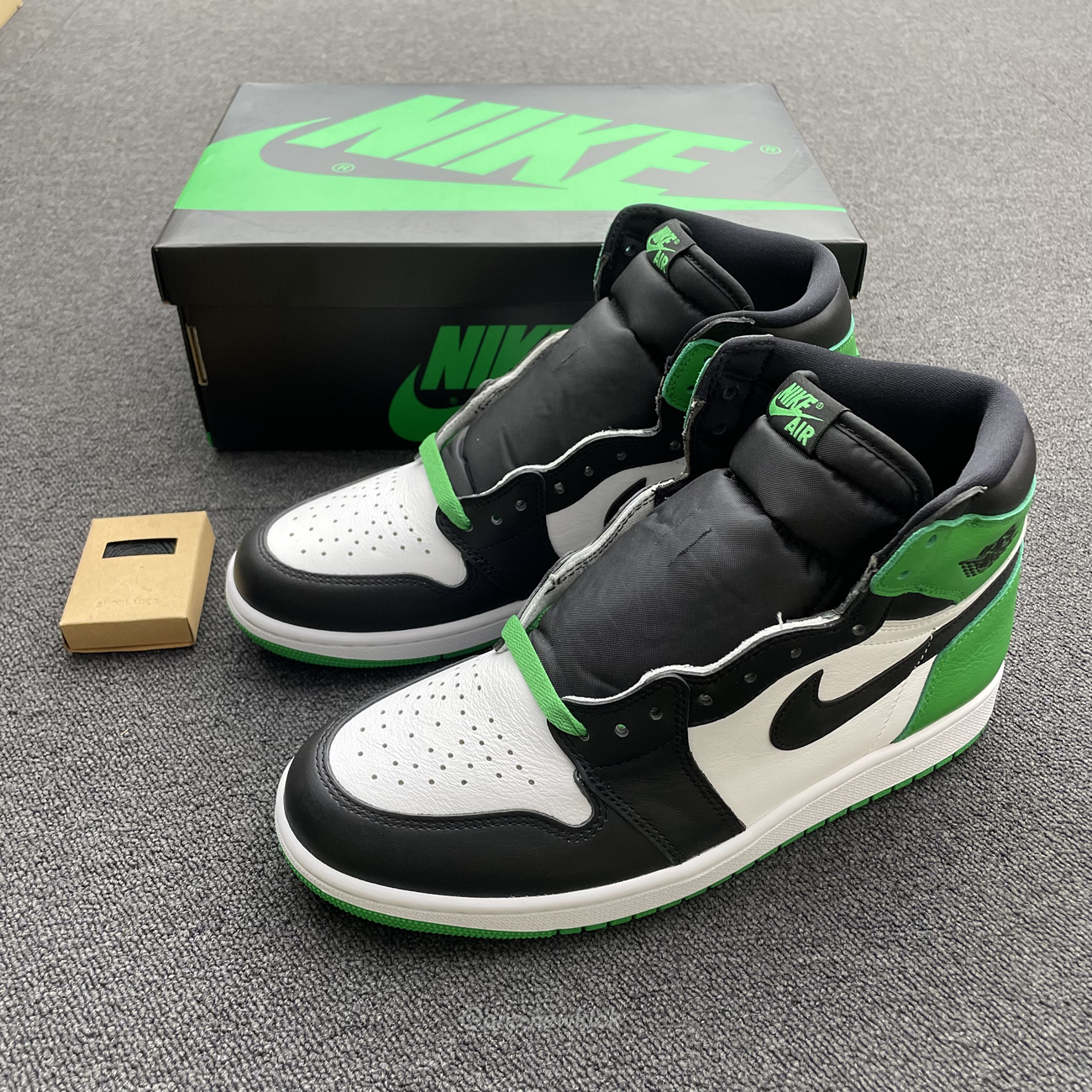 Air Jordan 1 Retro High Og Lucky Green Dz5485 031 (21) - www.kitistry.com