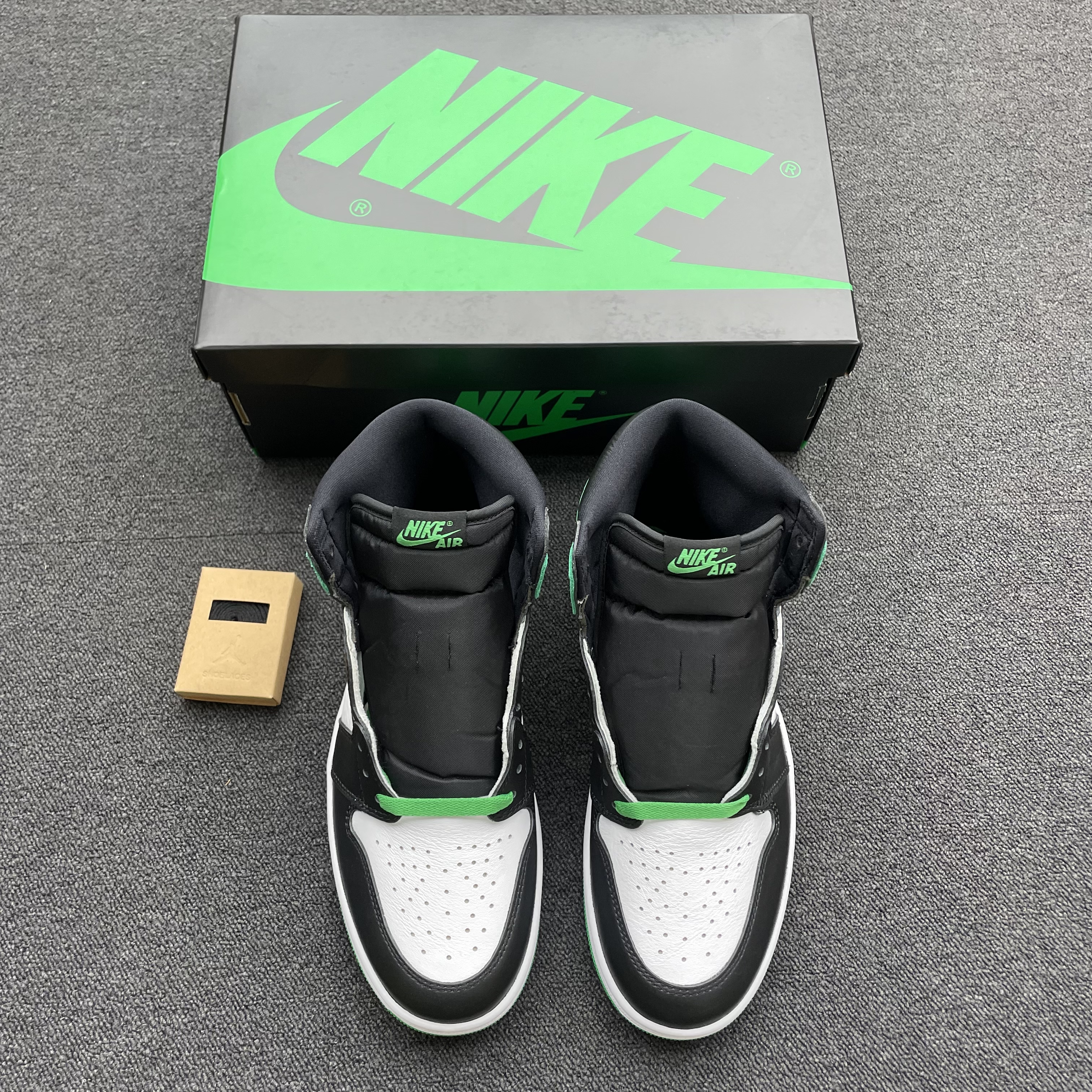 Air Jordan 1 Retro High Og Lucky Green Dz5485 031 (22) - www.kitistry.com