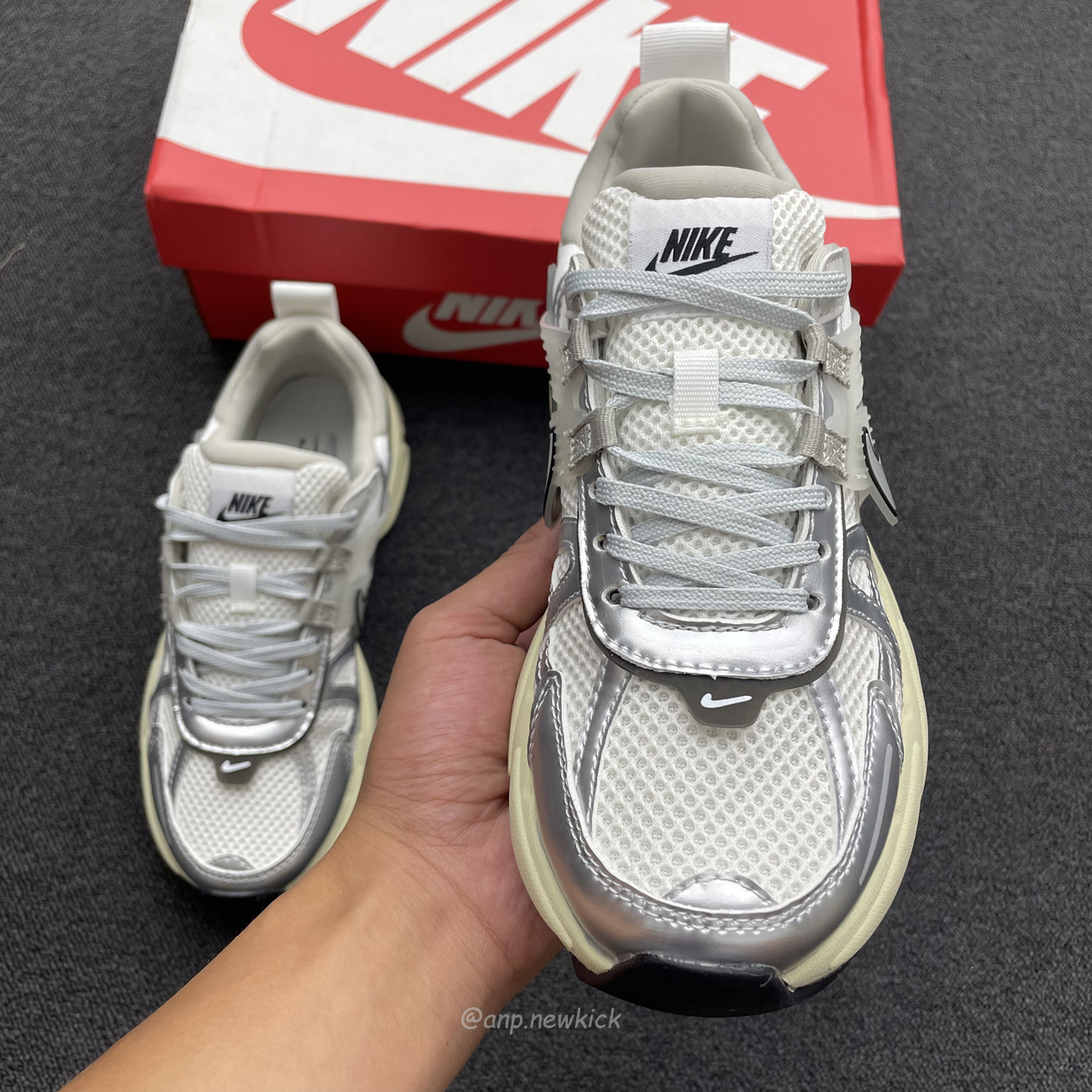 Nike V2k Run Summit White Metallic Silver Fd0736 100 (5) - www.kitistry.com Nike V2k Run Summit White Metallic Silver Fd0736 100 (5) - www.kitistry.com
