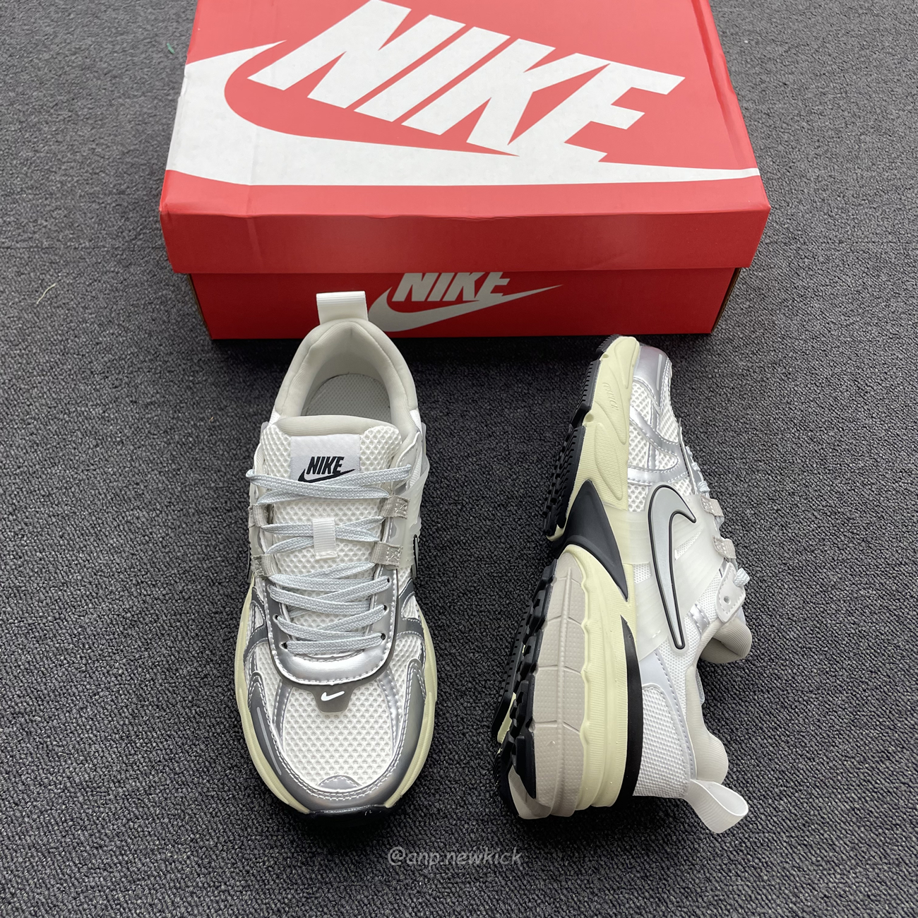 Nike V2k Run Summit White Metallic Silver Fd0736 100 (7) - www.kitistry.com Nike V2k Run Summit White Metallic Silver Fd0736 100 (7) - www.kitistry.com