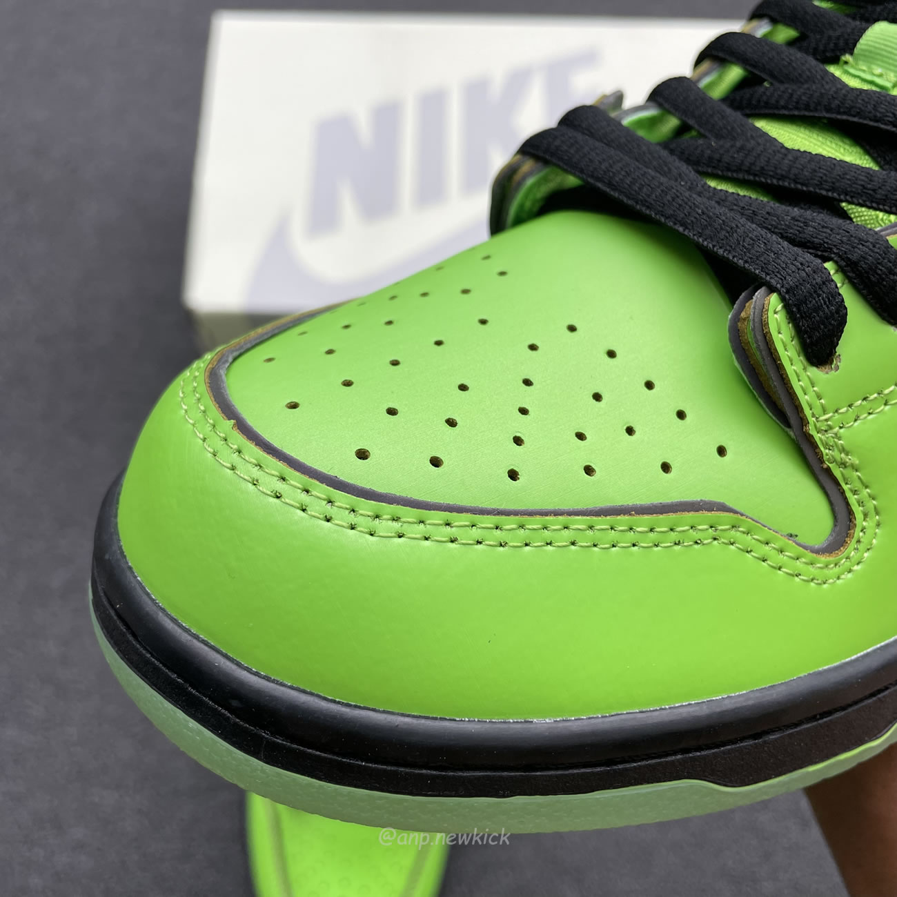 Nike Sb Dunk Low X The Powerpuff Girls On Feet Look At Bubbles Fz8320 400 (22) - www.kitistry.com Nike Sb Dunk Low X The Powerpuff Girls On Feet Look At Bubbles Fz8320 400 (22) - www.kitistry.com