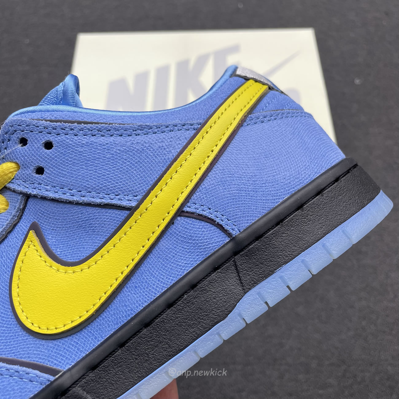 Nike Sb Dunk Low X The Powerpuff Girls On Feet Look At Bubbles Fz8320 400 (6) - www.kitistry.com Nike Sb Dunk Low X The Powerpuff Girls On Feet Look At Bubbles Fz8320 400 (6) - www.kitistry.com