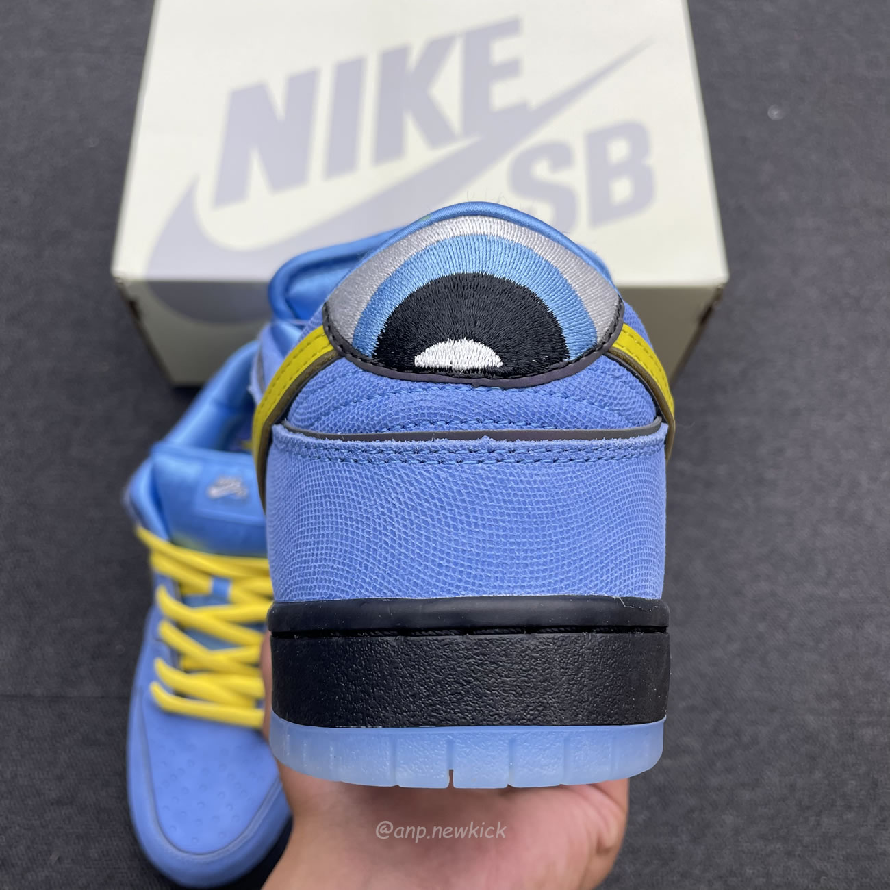 Nike Sb Dunk Low X The Powerpuff Girls On Feet Look At Bubbles Fz8320 400 (9) - www.kitistry.com Nike Sb Dunk Low X The Powerpuff Girls On Feet Look At Bubbles Fz8320 400 (9) - www.kitistry.com