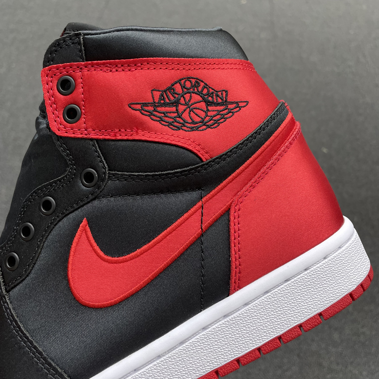 Air Jordan 1 Retro High Og Satin Bred Fd4810 061 (5) - www.kitistry.com Air Jordan 1 Retro High Og Satin Bred Fd4810 061 (5) - www.kitistry.com
