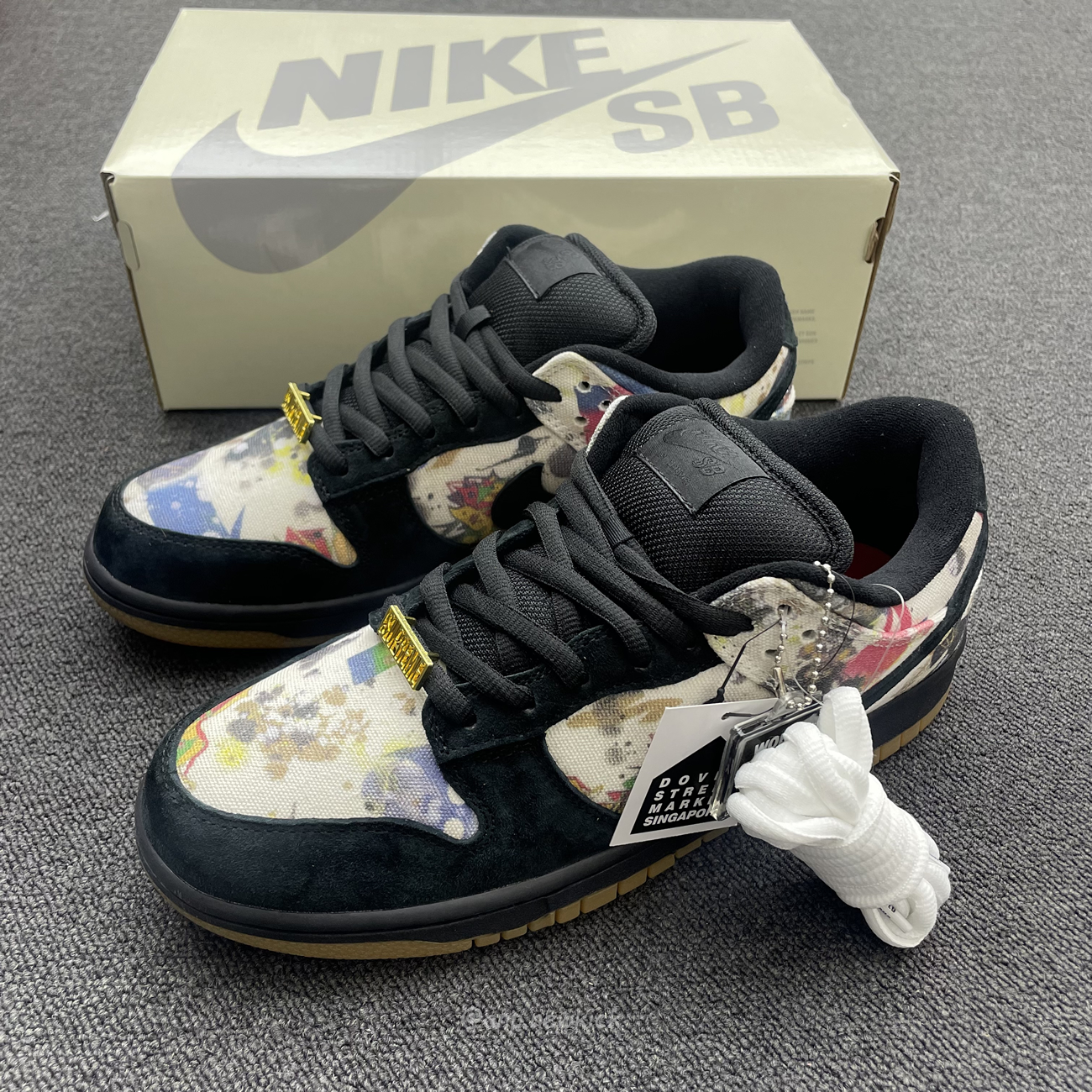 Nike Sb Dunk Low Supreme Rammellzee Fd8778 001 (5) - www.kitistry.com Nike Sb Dunk Low Supreme Rammellzee Fd8778 001 (5) - www.kitistry.com