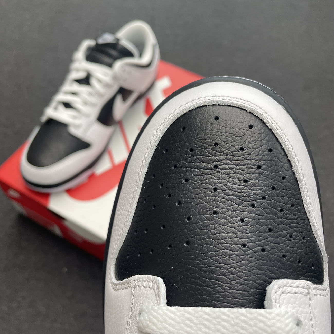 Nike Dunk Low Retro Reverse Panda Fd9064 011 (8) - www.kitistry.com