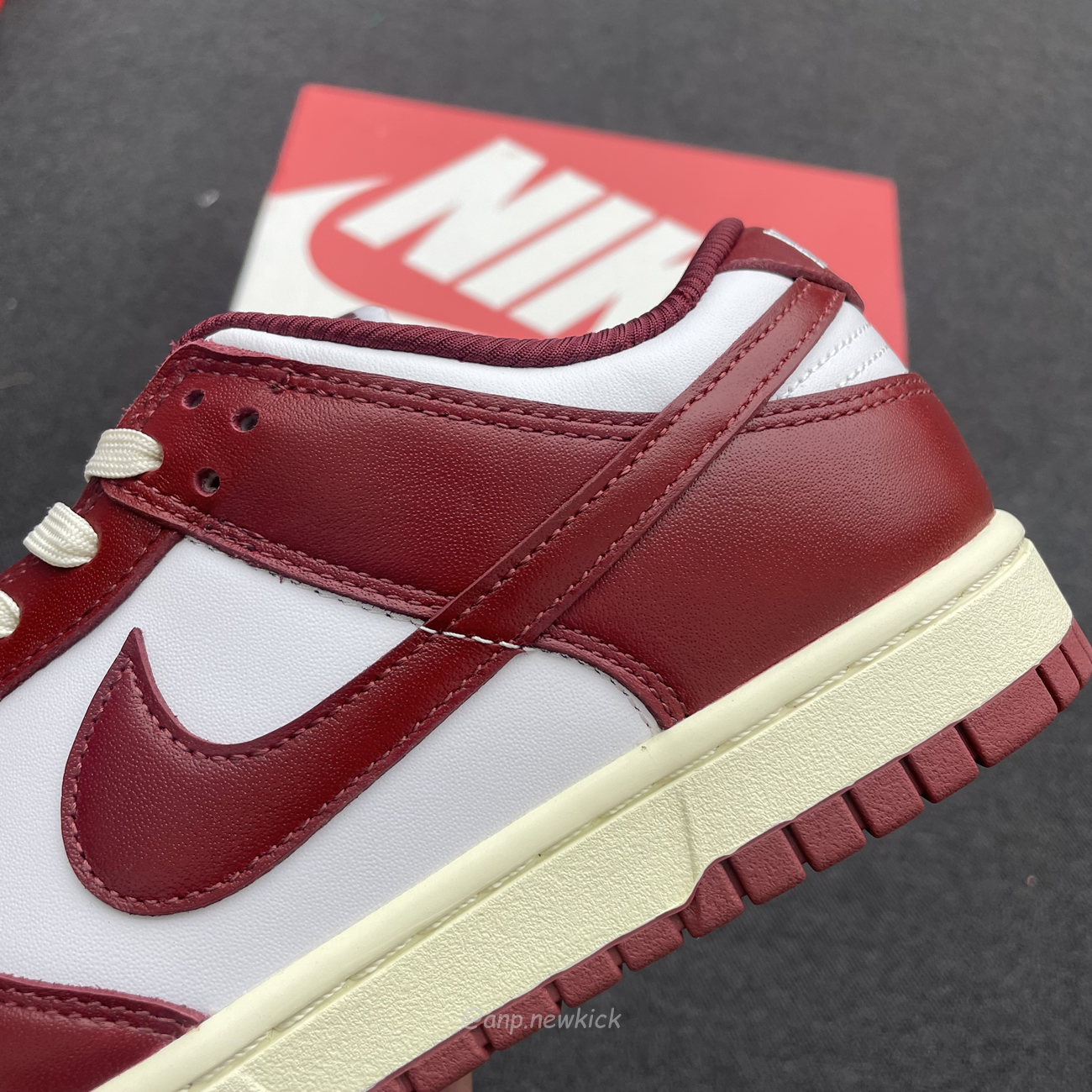 Nike Dunk Low Prm Vintage Team Red Fj4555 100 (3) - www.kitistry.com Nike Dunk Low Prm Vintage Team Red Fj4555 100 (3) - www.kitistry.com