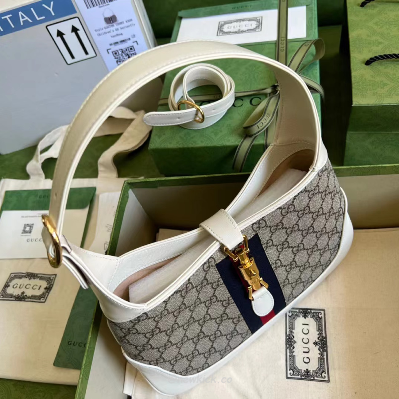 Gucci Jackie 1961 Shoulder Bag 636706 Huhhg 9794 (8) - www.kitistry.com Gucci Jackie 1961 Shoulder Bag 636706 Huhhg 9794 (8) - www.kitistry.com